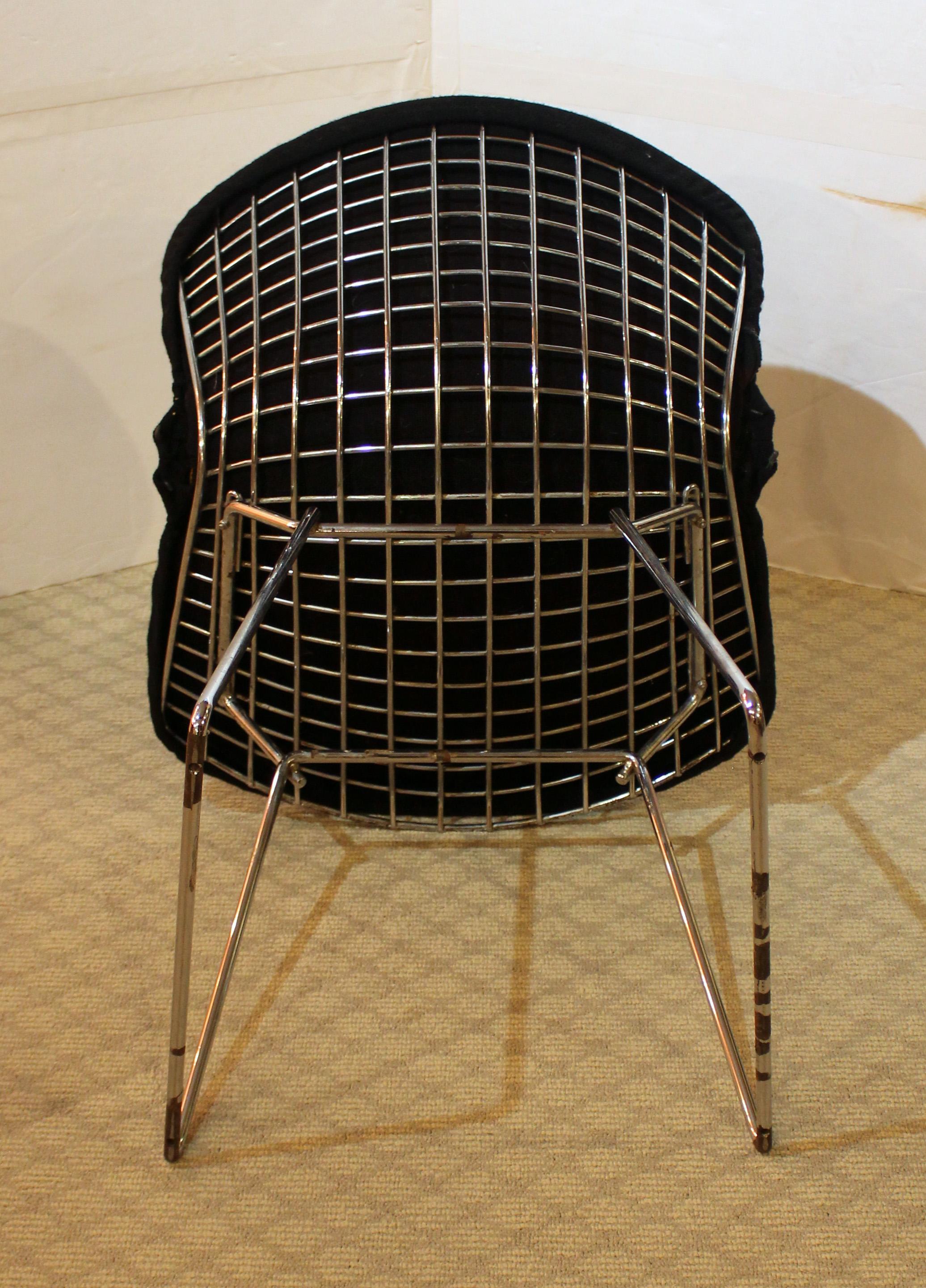 XX secolo c. 1960-70 Set di 4 sedie Bertoia in acciaio cromato di Knoll in vendita