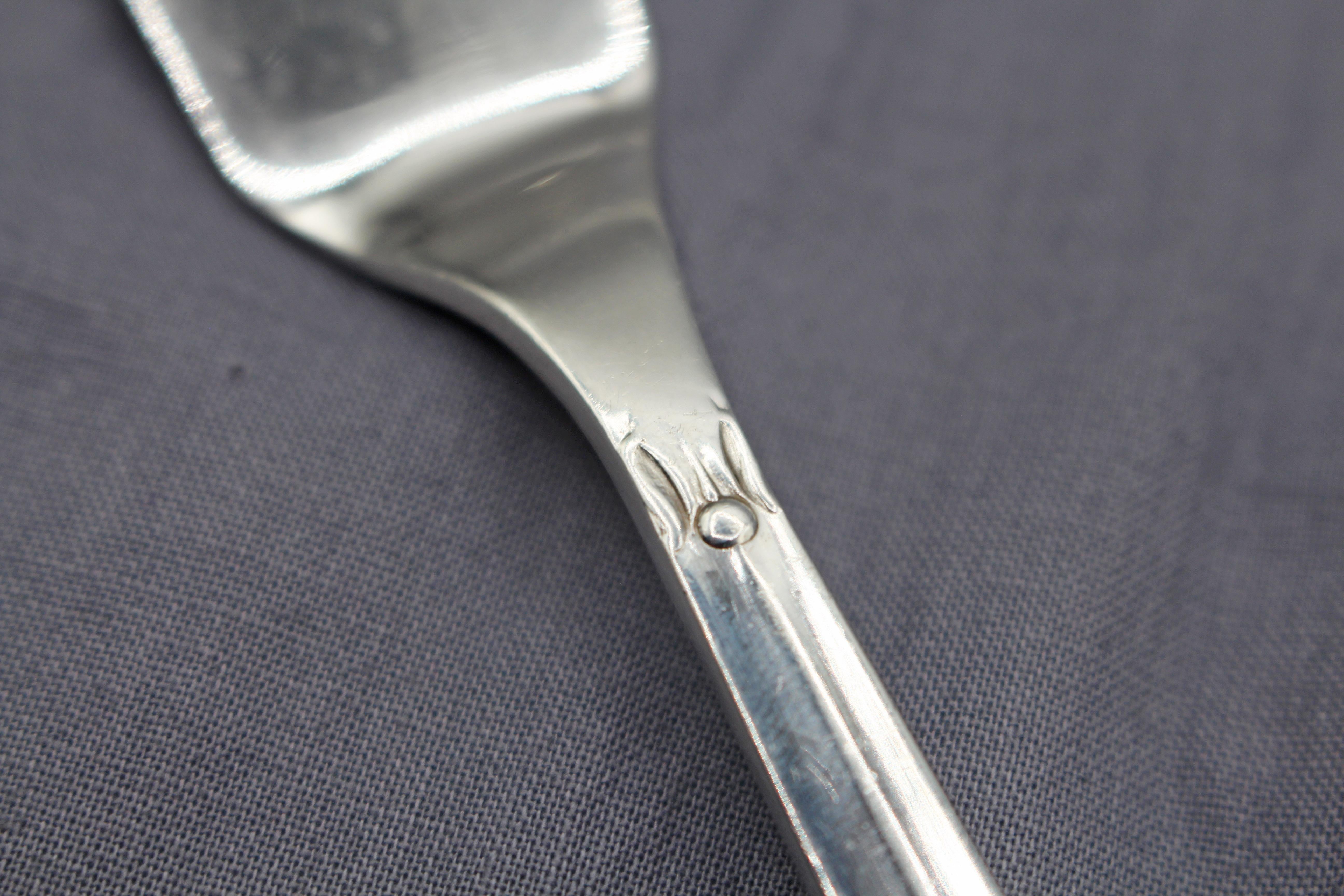 Mid-Century Modern C. 1960 900 Standard Silver Fish Slice (tranche de poisson) en vente