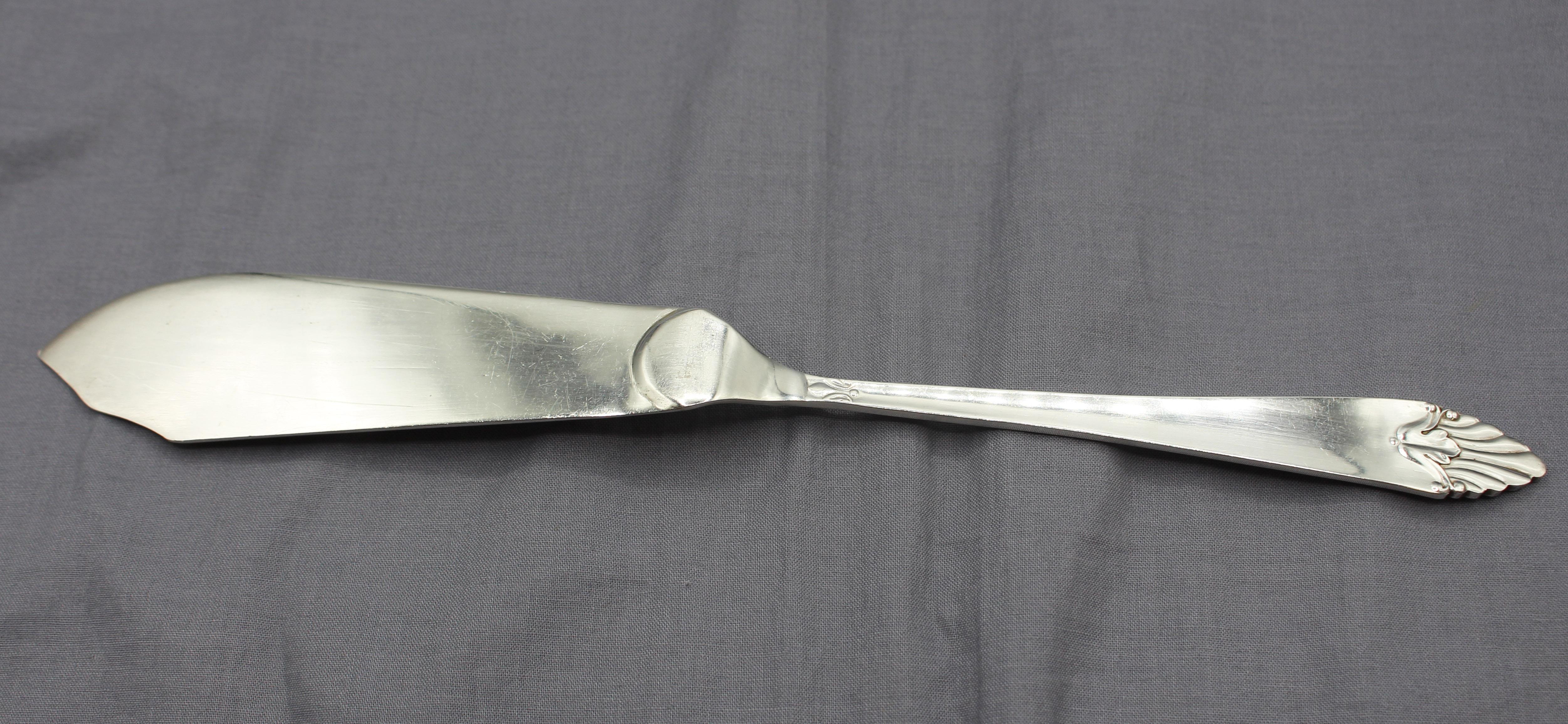 C. 1960 900 Standard Silver Fish Slice (tranche de poisson) Bon état - En vente à Chapel Hill, NC