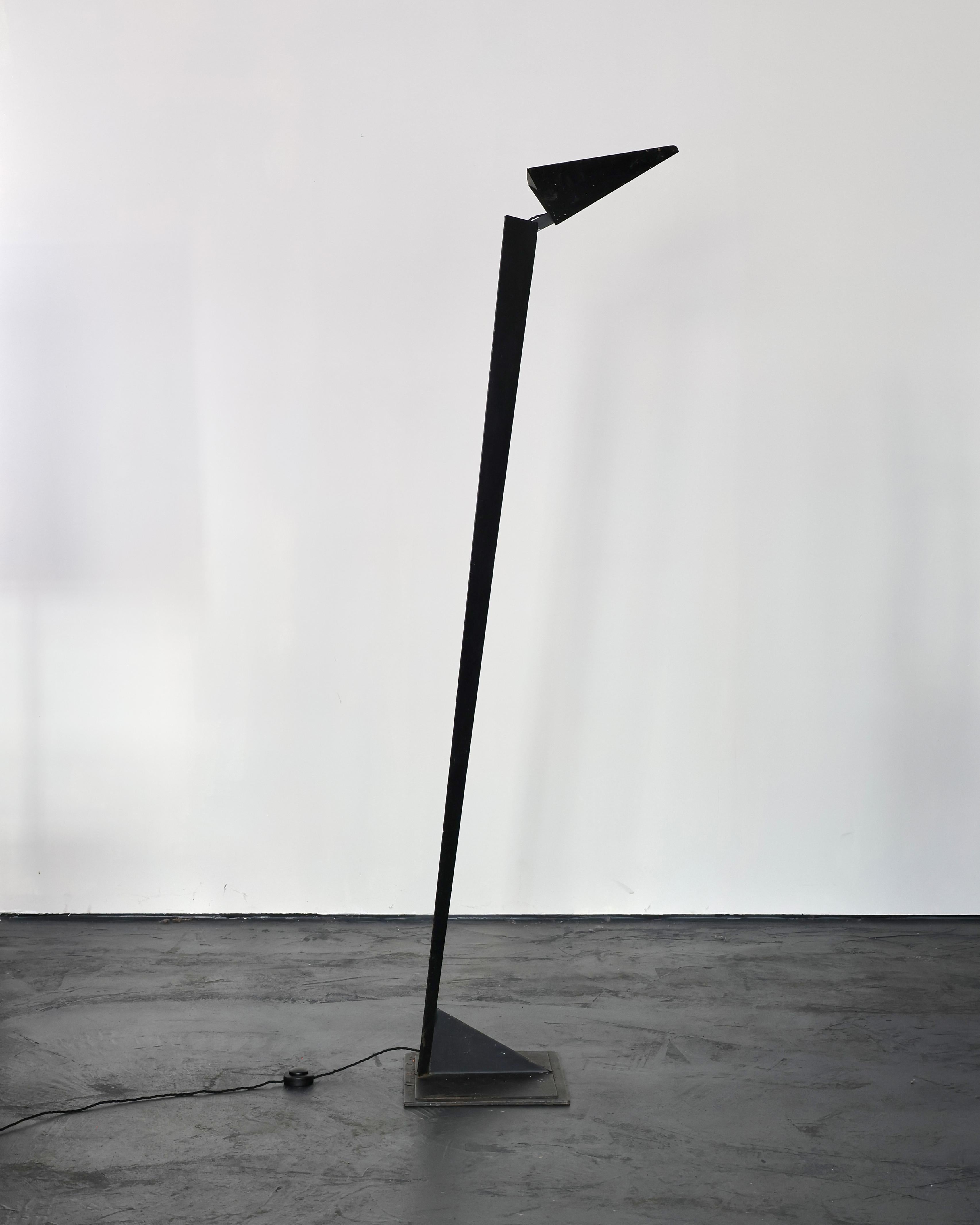 C. 1960s Modernist Italian Steel Standard Lamp/Up lighter In Good Condition For Sale In London, GB