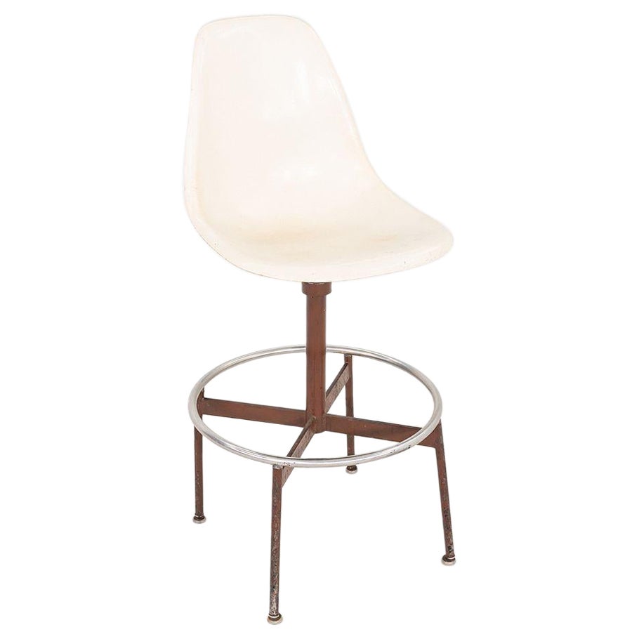 C. 1962 Herman Miller Eames Drafting Shell Chair 622NS in vendita