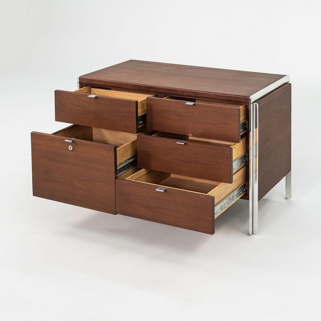 Américain C. 1968 Alexis Yermakov Electa Series 42 inch Credenza Cabinet in Walnut en vente