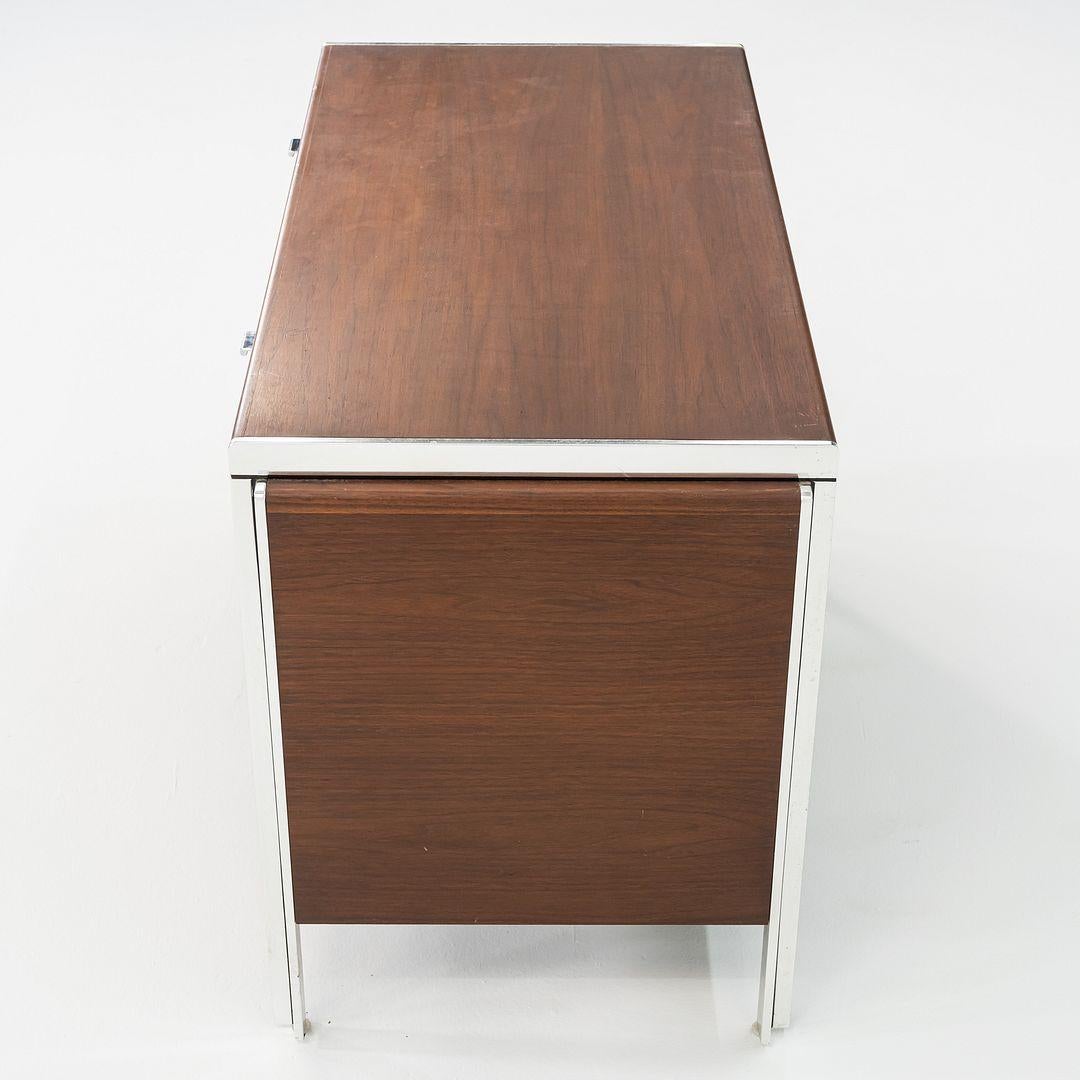 C. 1968 Alexis Yermakov Electa Series 42 inch Credenza Cabinet in Walnut en vente 1