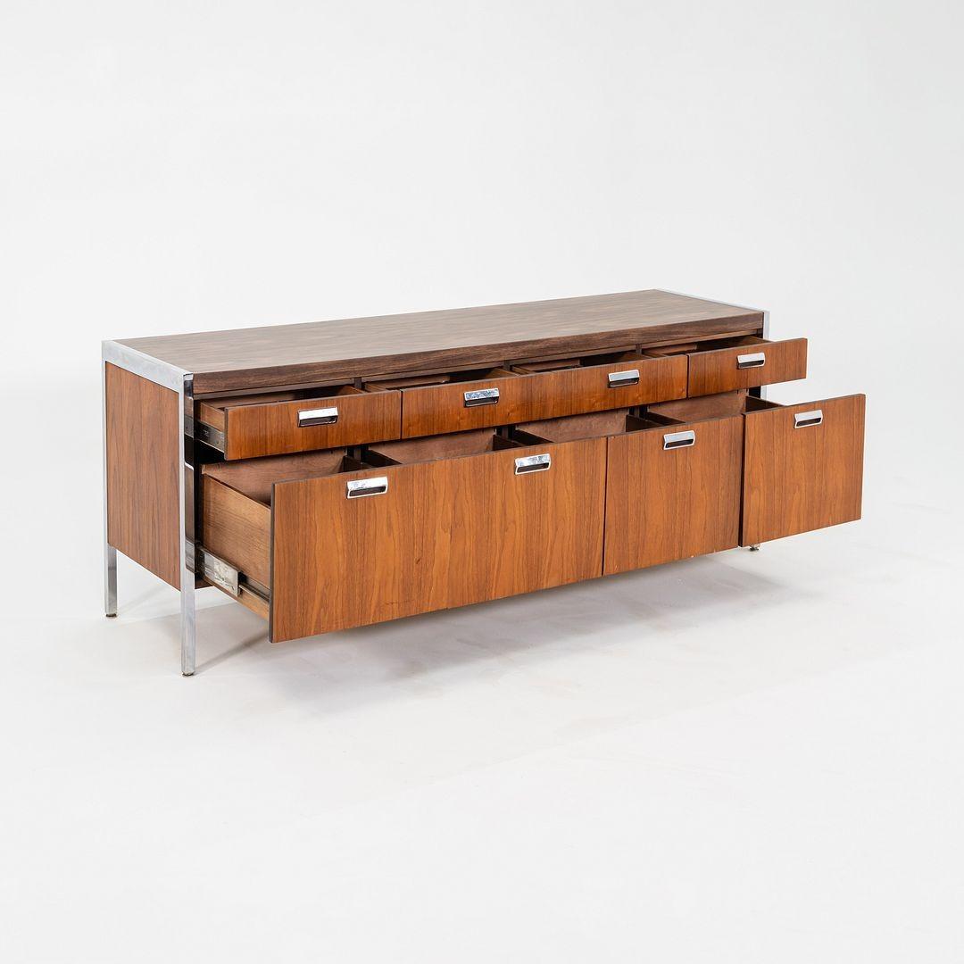 C. 1968 Myrtle Desk of High Point 900 Series Four Position Credenza in Walnut For Sale 4