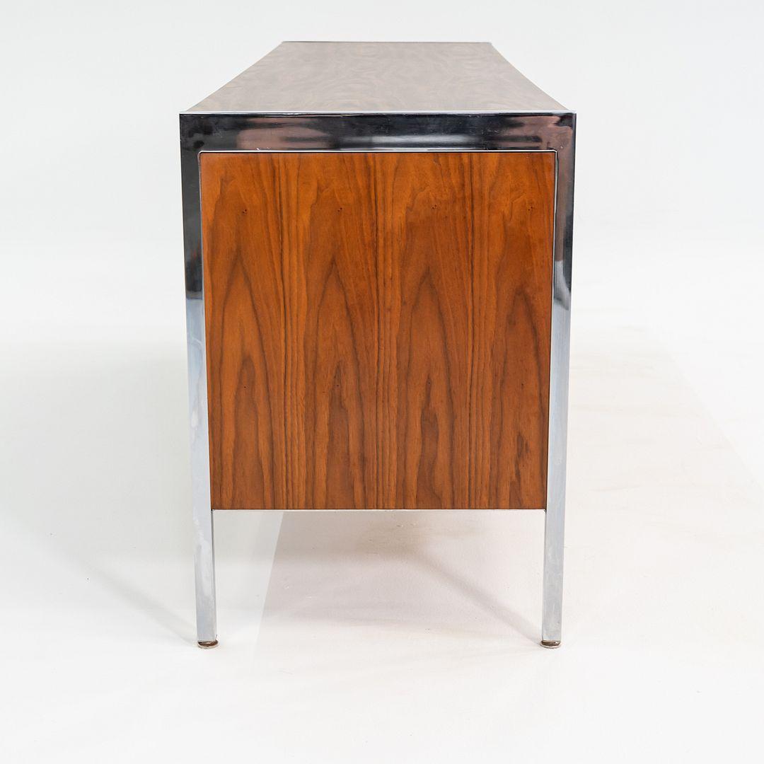 C. 1968 Myrtle Desk of High Point 900 Series Four Position Credenza in Walnut For Sale 1