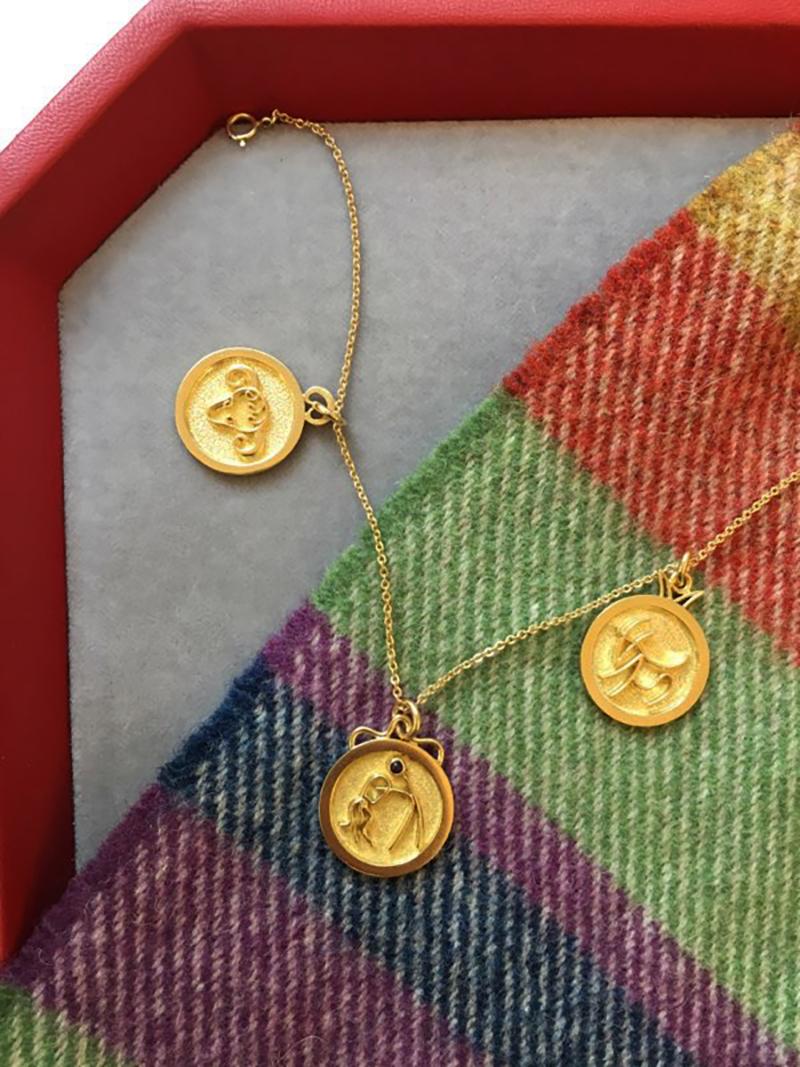 18k gold aries pendant