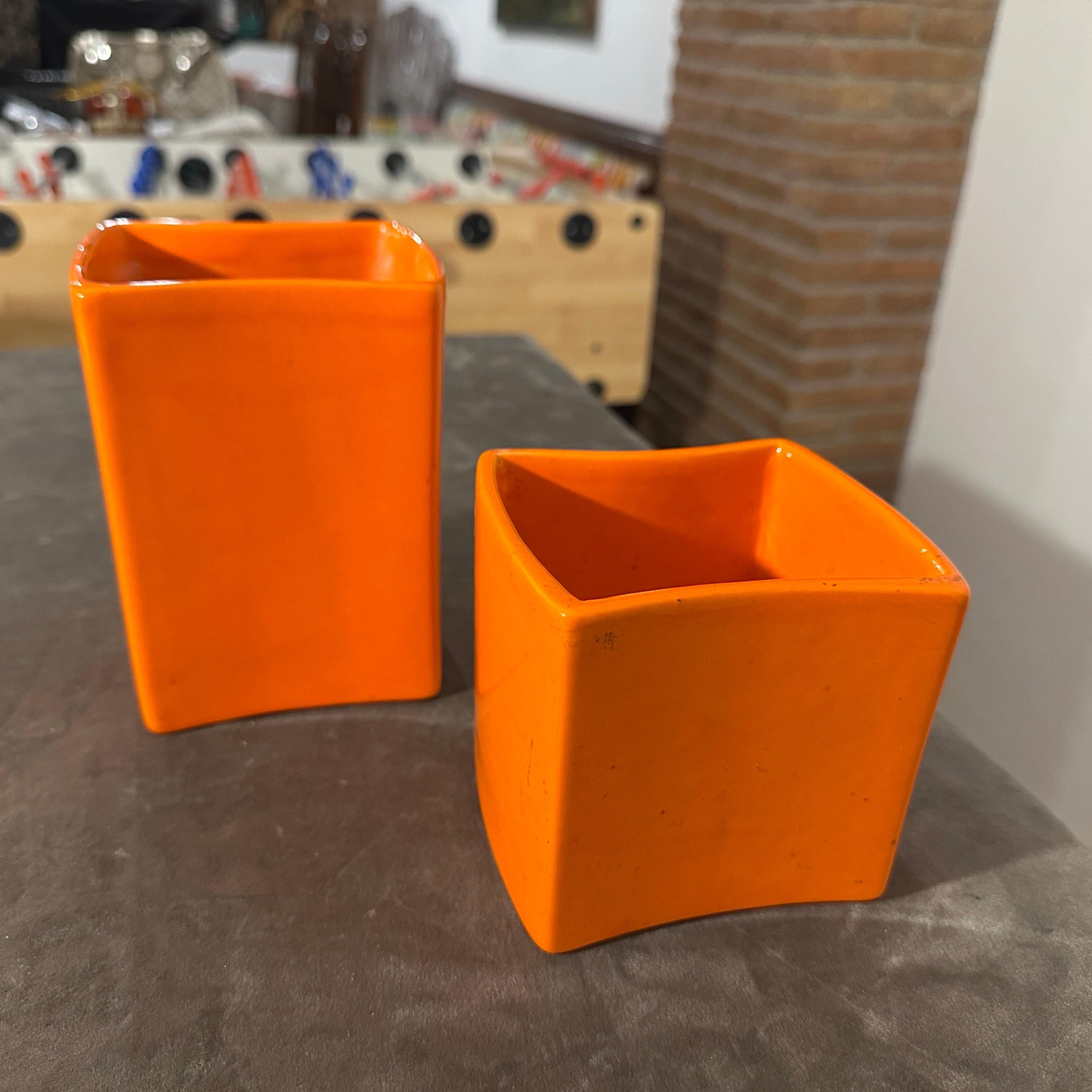 c. 1970 Due vasi moderni in ceramica arancione  di Franco Bettonica per Gabbianelli in vendita 3