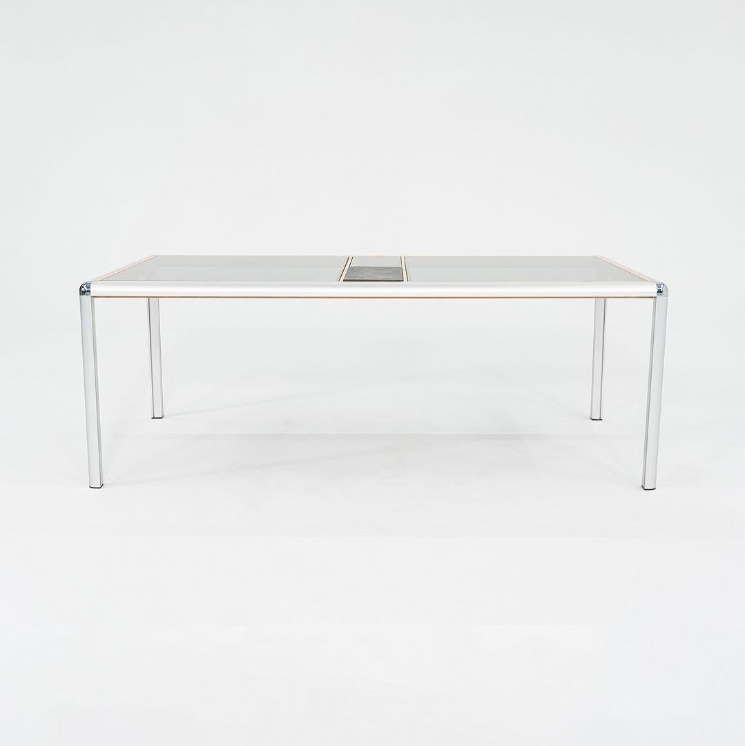 C. 1970 Table basse en aluminium, Beeche et verre fumé avec détails en ardoise en vente 4
