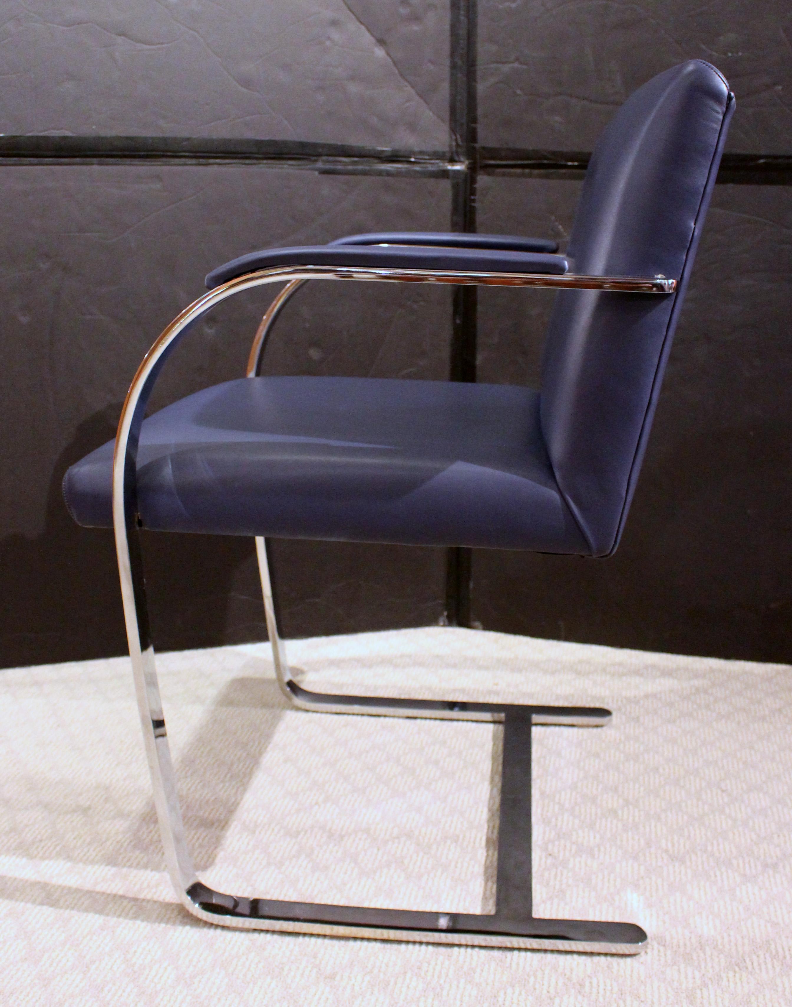 c. Pareja de sillones Mies van der Rohe Flat Bar Brno de los años setenta Estadounidense en venta
