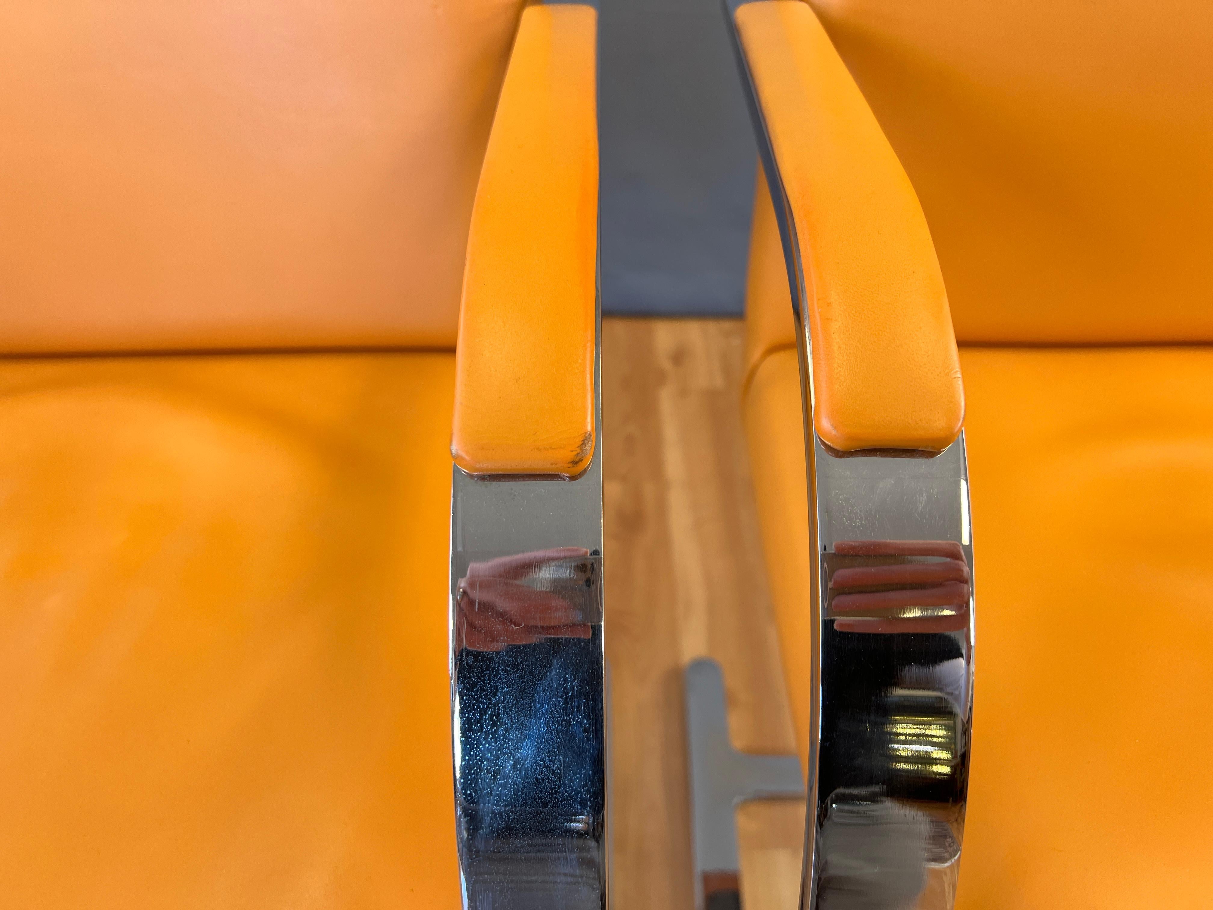Two Gordon International Flat Bar Brno Armchairs in Orange Leather, circa 1970s In Good Condition In San Francisco, CA