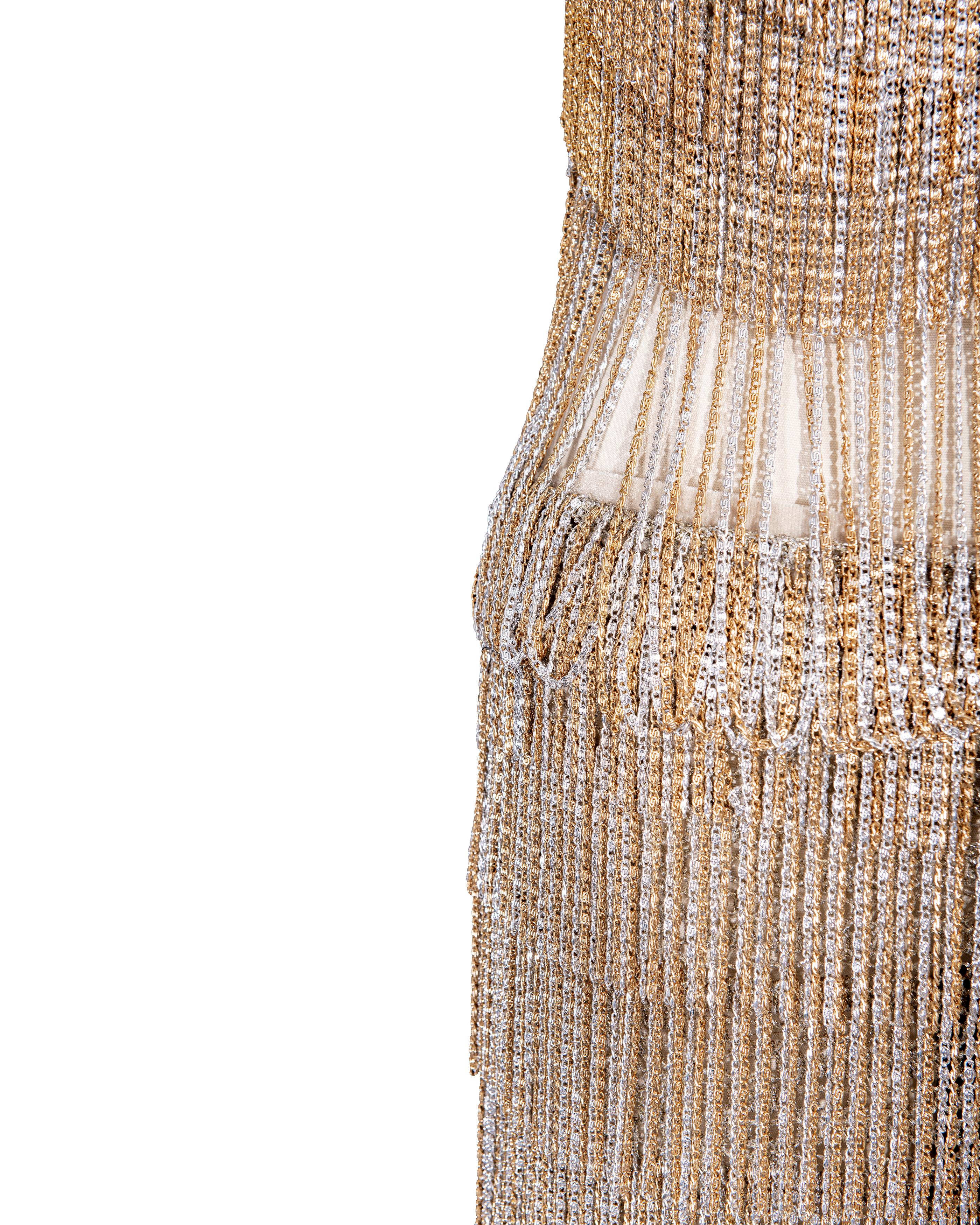 c. 1971 Mini robe à franges en chaîne argentée et dorée Loris Azzaro 2