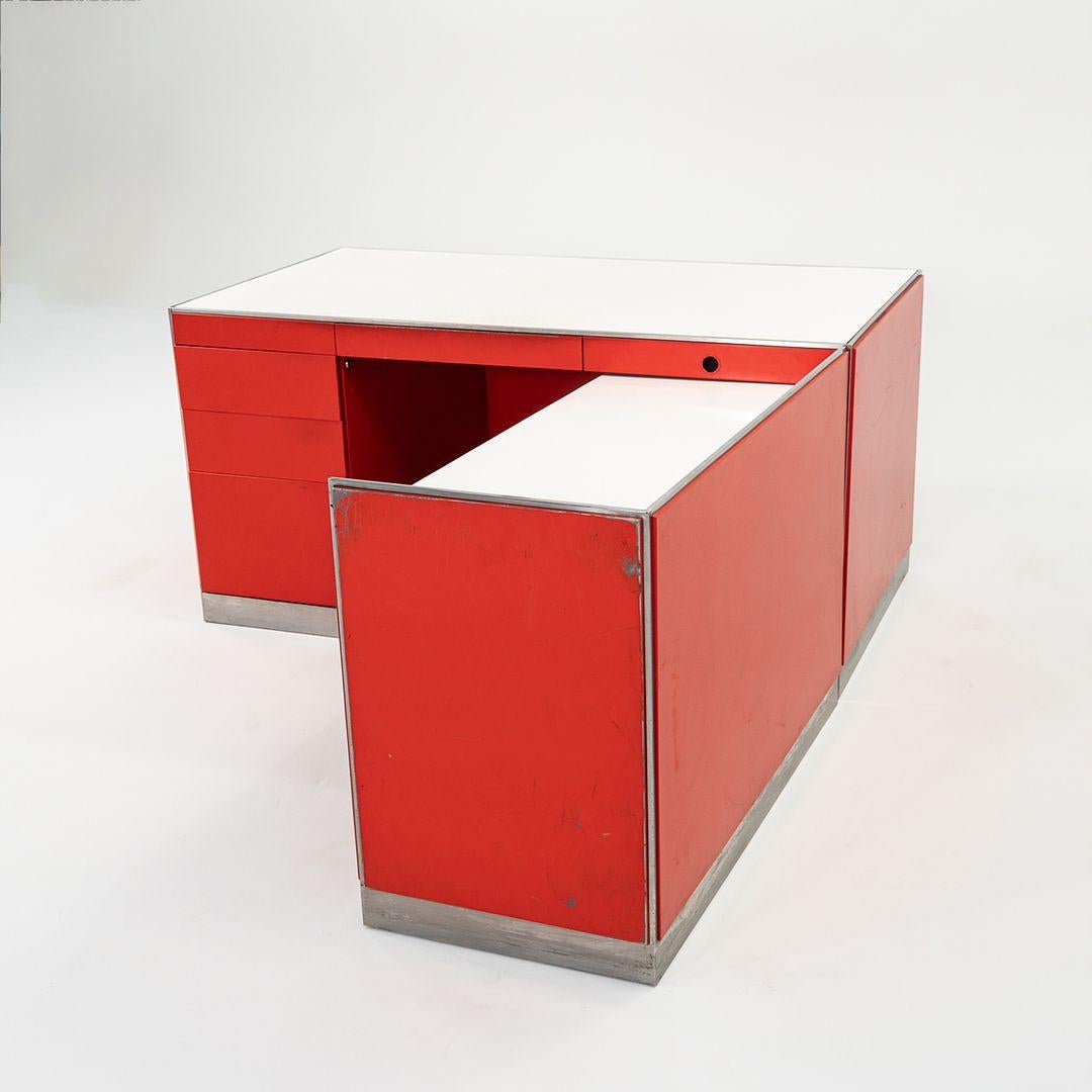 C. 1974 Davis Allen of SOM Architects for General Fireproofing Reception Desk For Sale 1