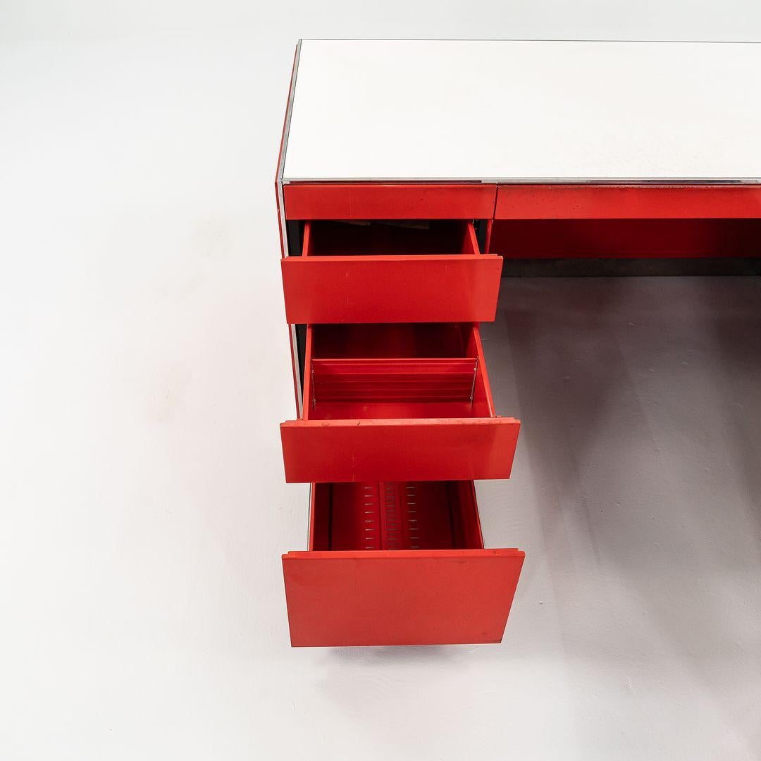 C. 1974 Davis Allen of SOM Architects for General Fireproofing Reception Desk For Sale 2