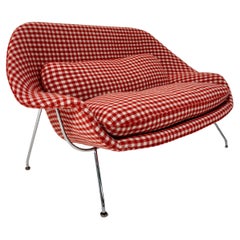 Seltenes Eero Saarinen-Womb Settee, ca. 1975, restauriert in The Elder Statesman-Kaschmir