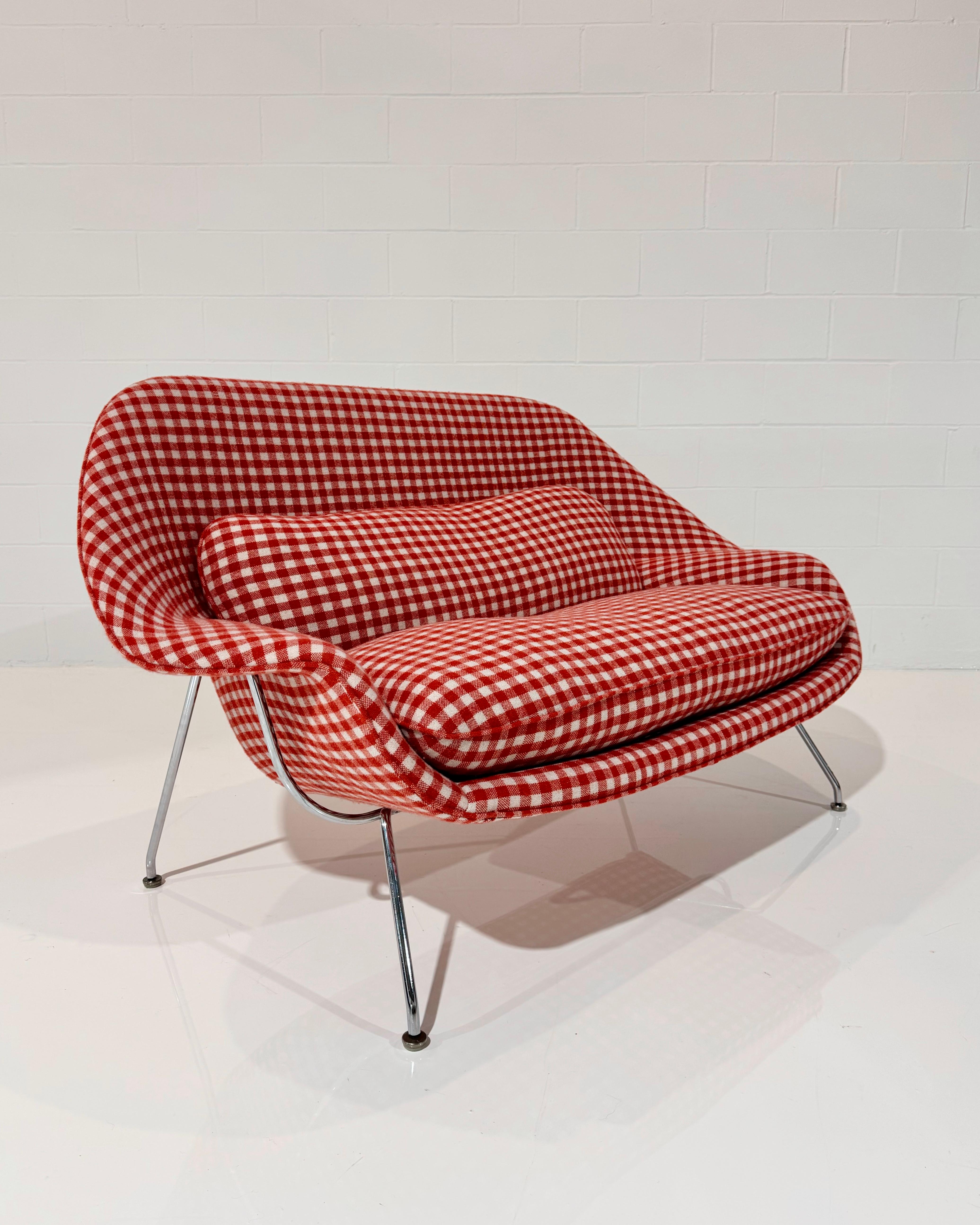 Americano c. 1975 Raro divano a grembo di Eero Saarinen, restaurato in cashmere The Elder Statesman in vendita