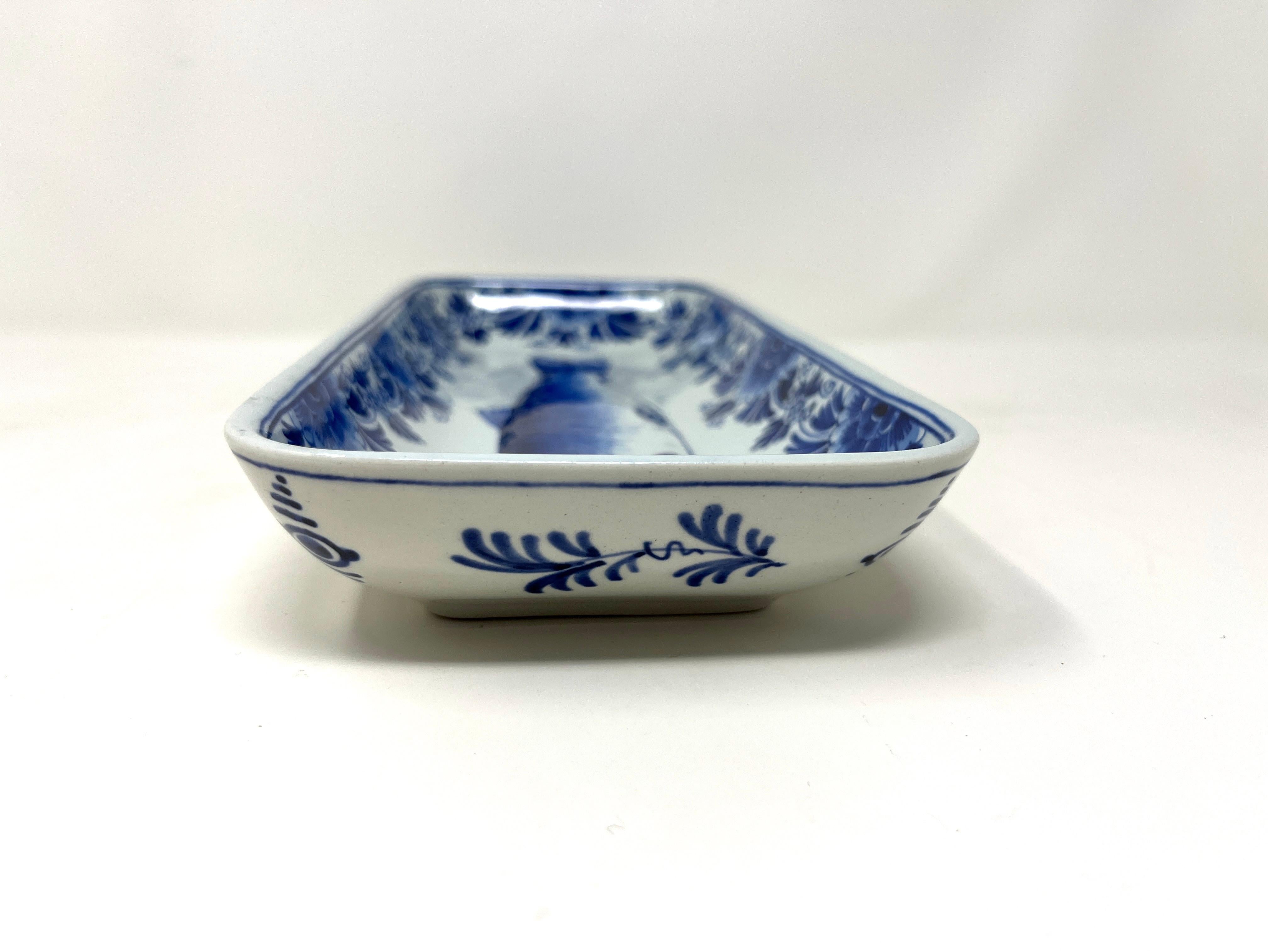 C. 1976 Plato de arenque pescado de porcelana azul y blanca Royal Delft, Porceleyne Fles finales del siglo XX en venta