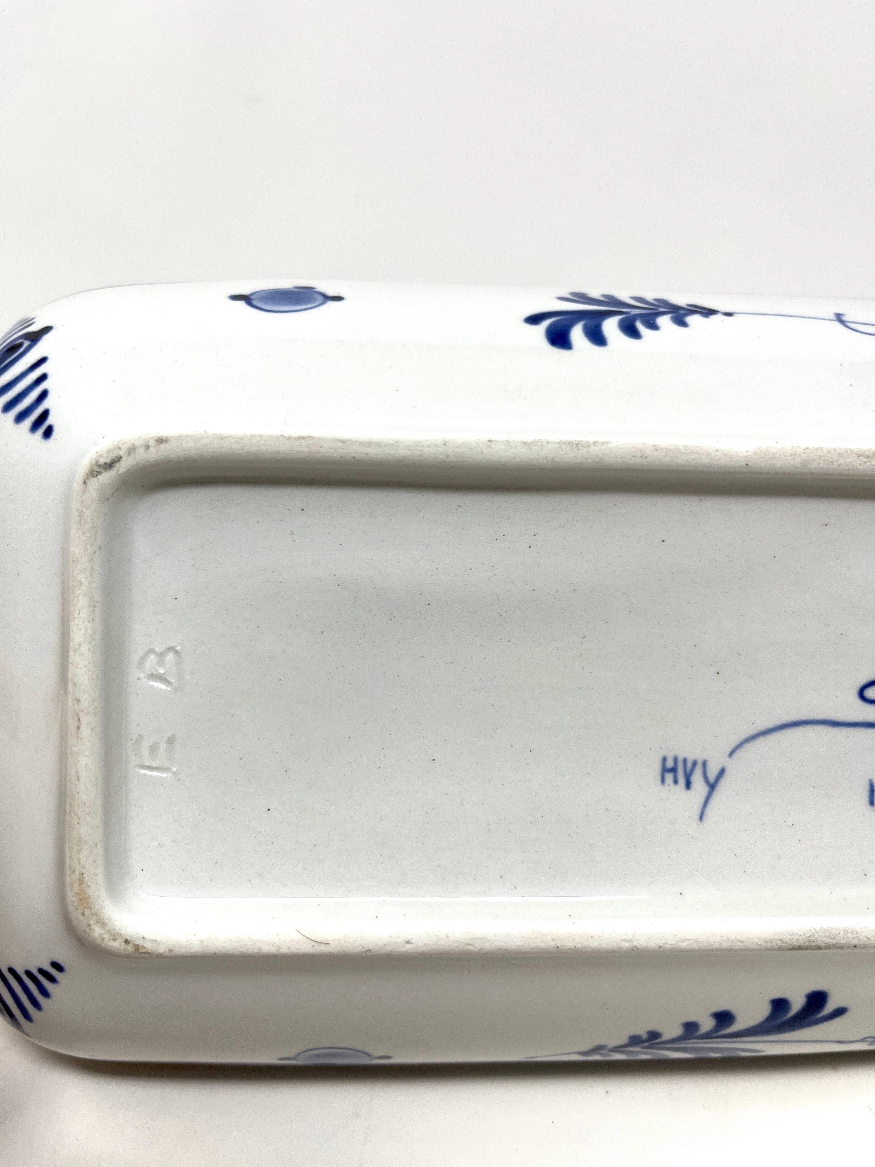 C. 1976 Plato de arenque pescado de porcelana azul y blanca Royal Delft, Porceleyne Fles en venta 2