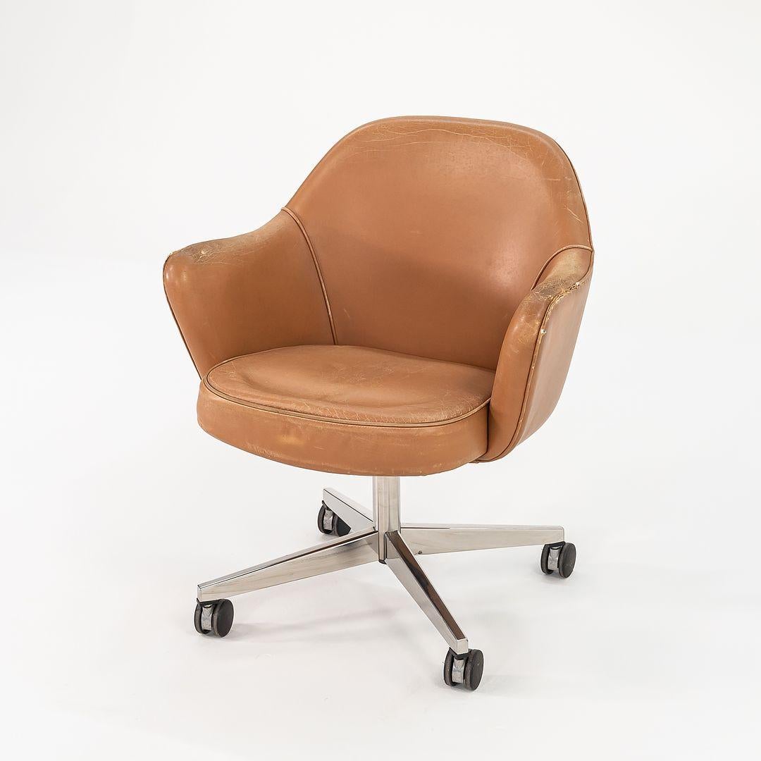 C. 1979 Eero Saarinen Executive Dreh-Schreibtischstuhl mit brauner Lederpolsterung im Angebot 2