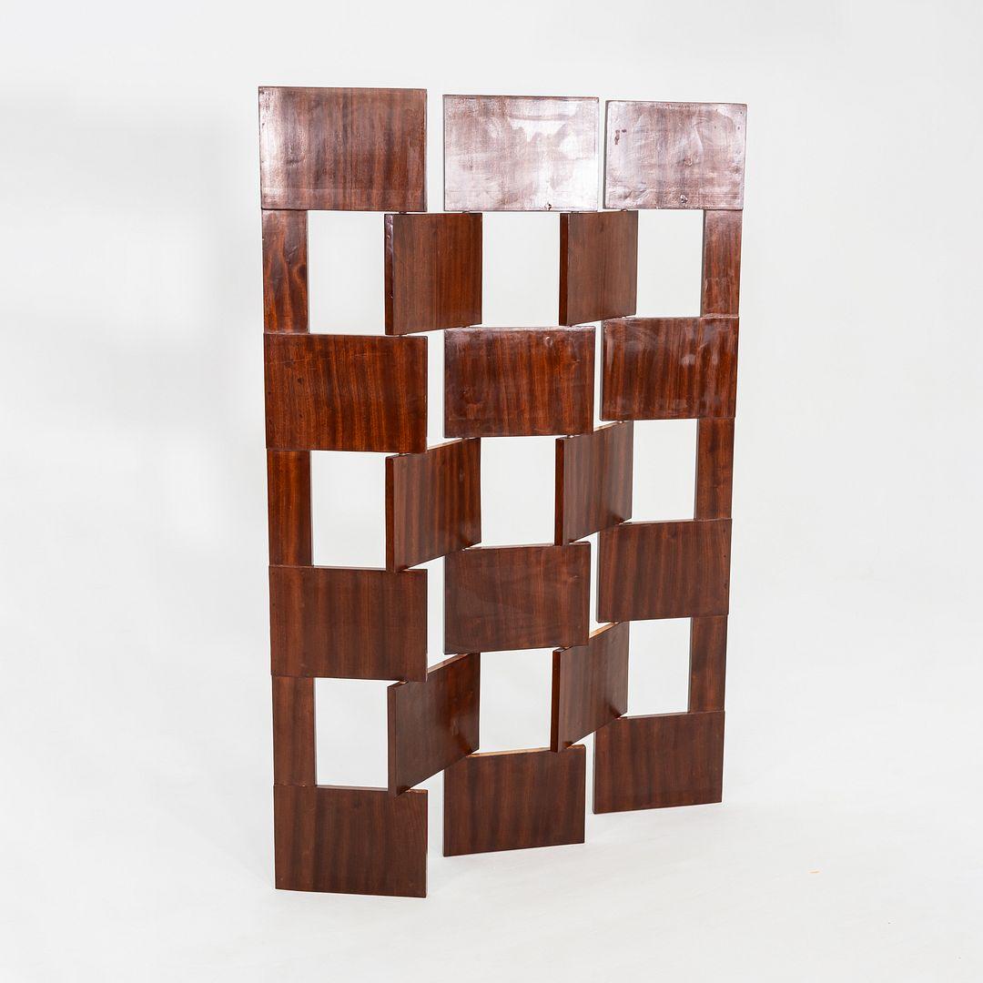 Fin du 20e siècle C. 1980 Eileen Gray Brick Screen Laquage Paravent Room Divider in Mahogany (Séparation de pièces en acajou) en vente