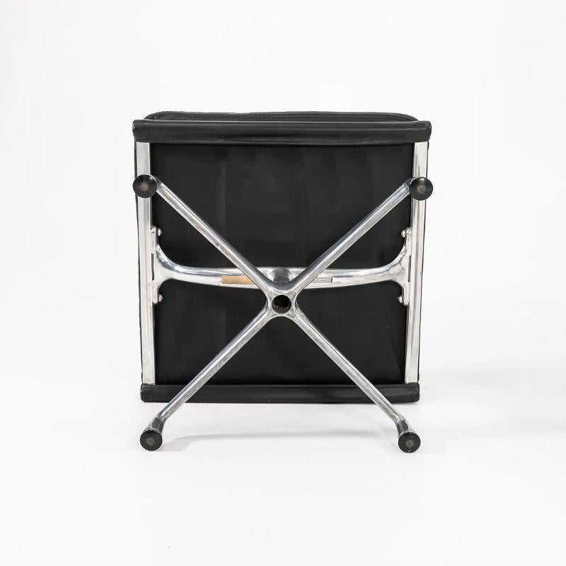 C. 1988 Herman Miller Aluminum Group Lounge Chair with Ottoman in Black Leather (Chaise longue en groupe en aluminium avec pouf en cuir noir) en vente 1