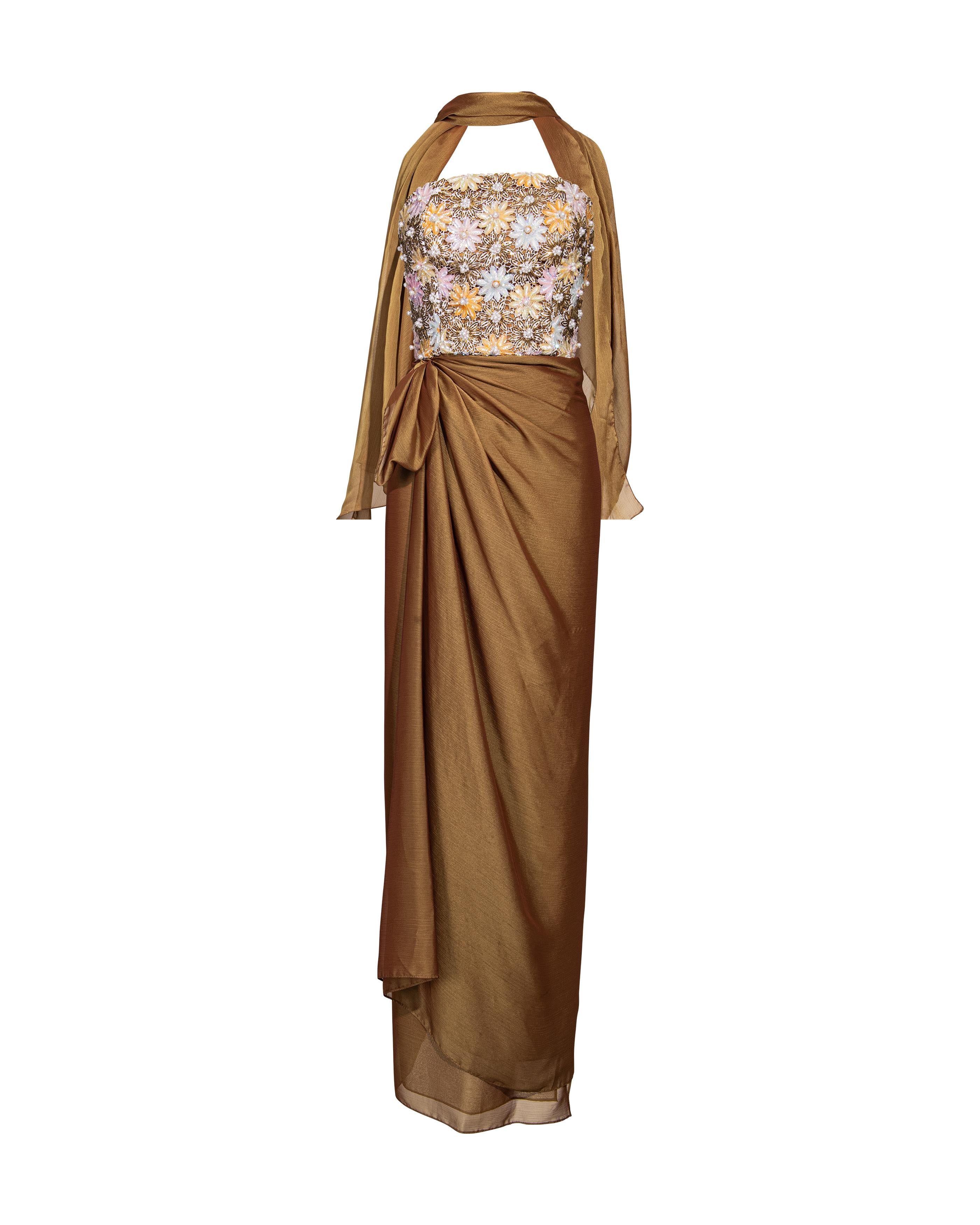 c. 1991 Nina Ricci Embellished Copper Strapless Gown with Stole In Good Condition For Sale In North Hollywood, CA