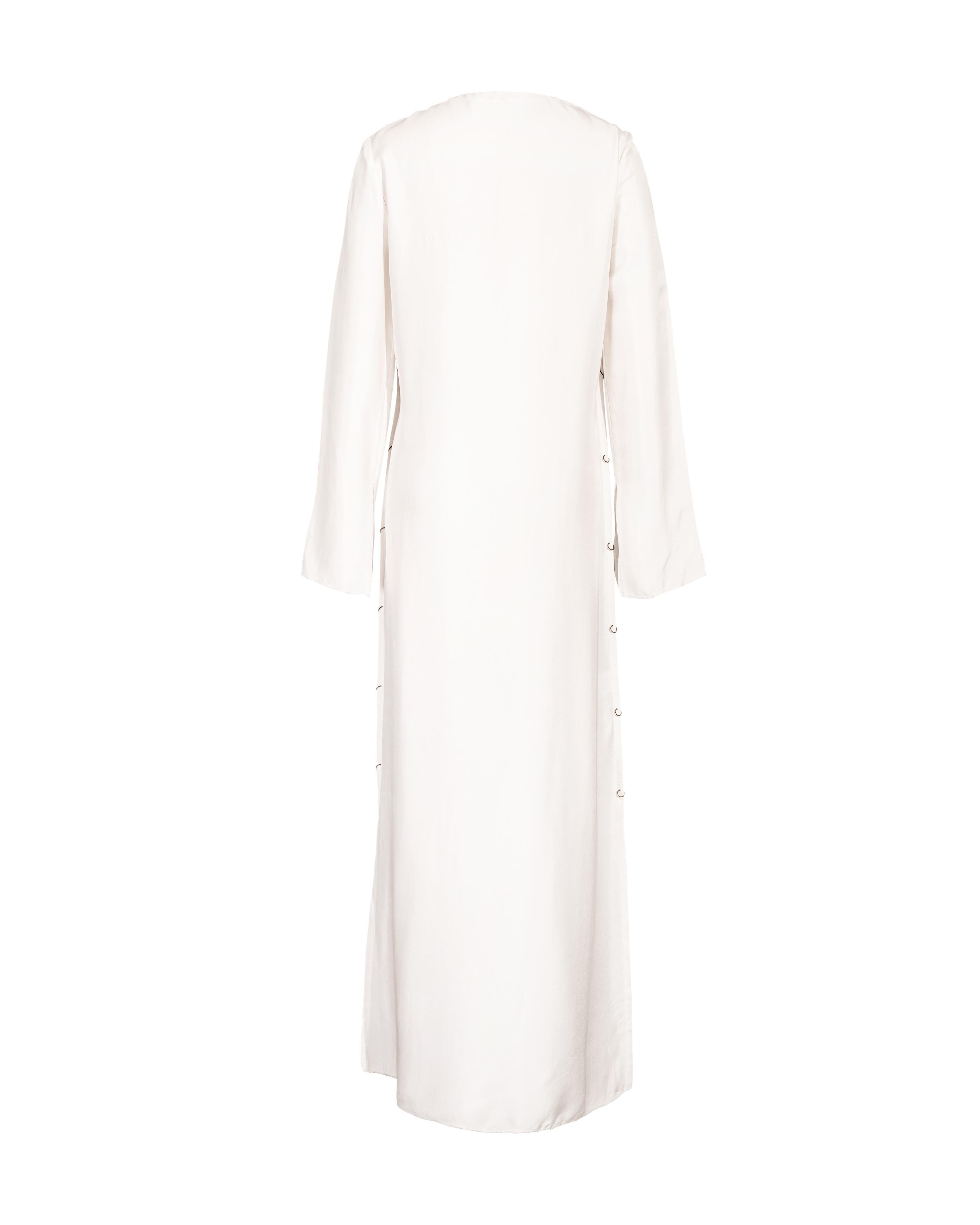 Calvin Klein S/S 2016 - Robe en soie blanche avec détails latéraux en boucle en bronze en vente 1