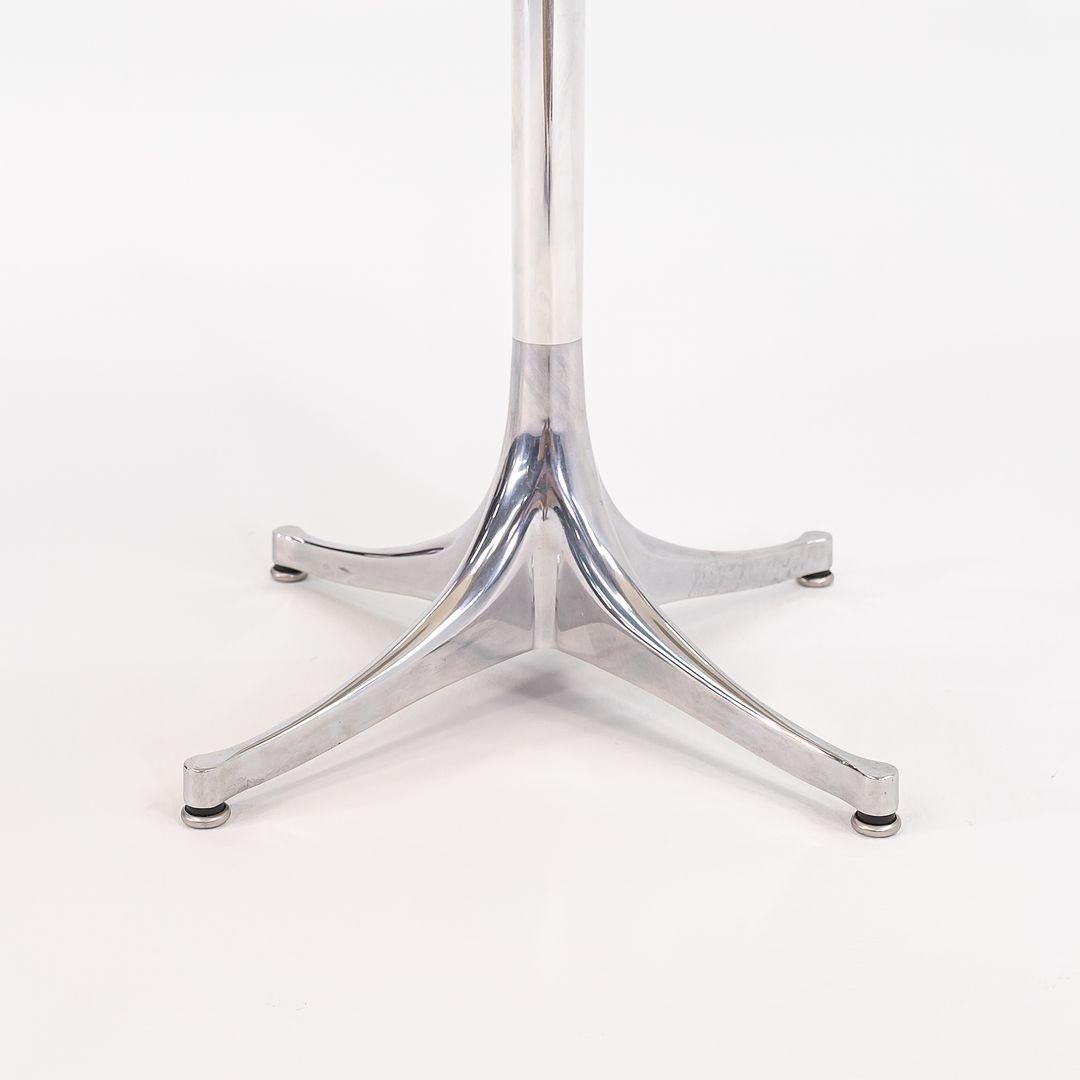 Moderno C. Tavolino con piedistallo in laminato bianco George Nelson for Herman Miller, anni 2000, 28
