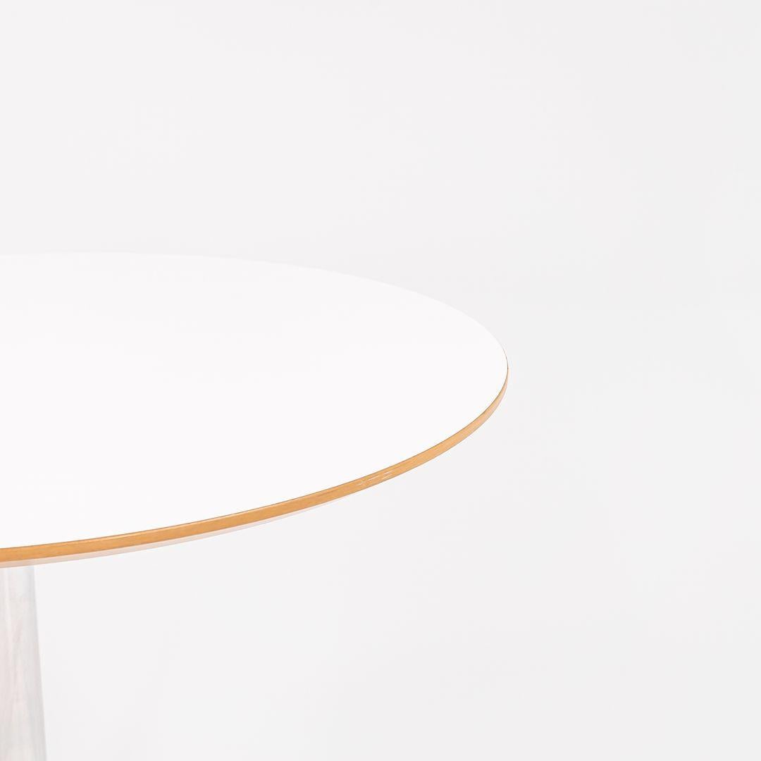 Americano C. Tavolino con piedistallo in laminato bianco George Nelson for Herman Miller, anni 2000, 28