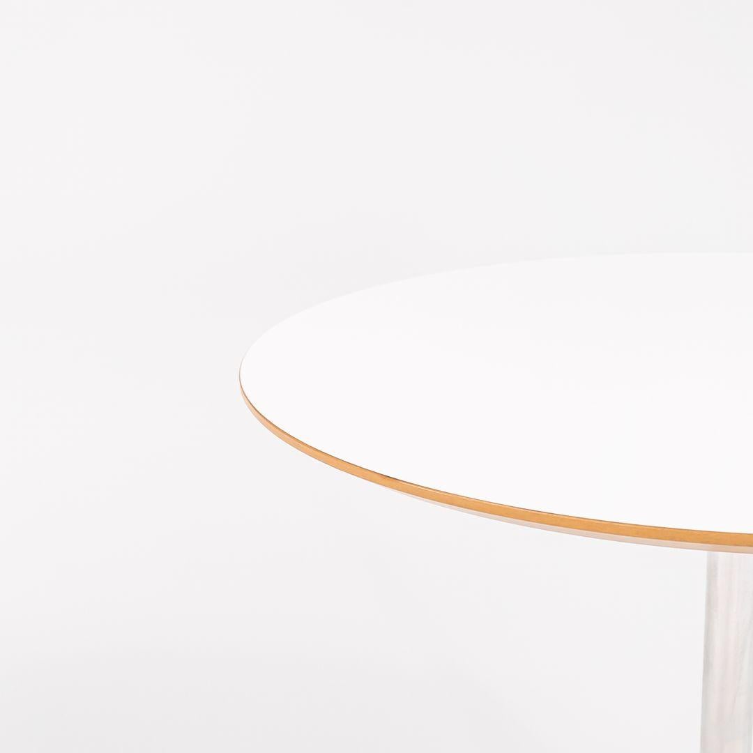 Alluminio C. Tavolino con piedistallo in laminato bianco George Nelson for Herman Miller, anni 2000, 28