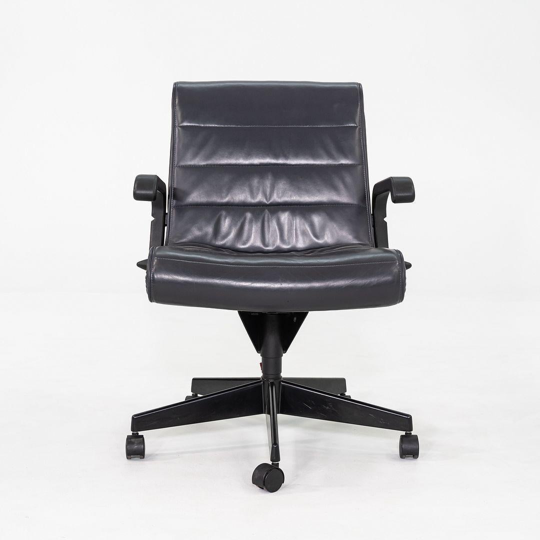 C. 2001 Richard Sapper Management Desk Chair in Grey Leather 6x Available (Moderne) im Angebot