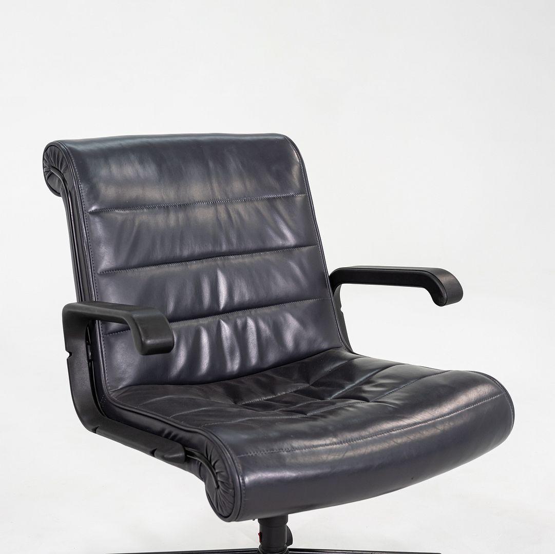 C. 2001 Richard Sapper Management Desk Chair in Grey Leather 6x Available im Angebot 2