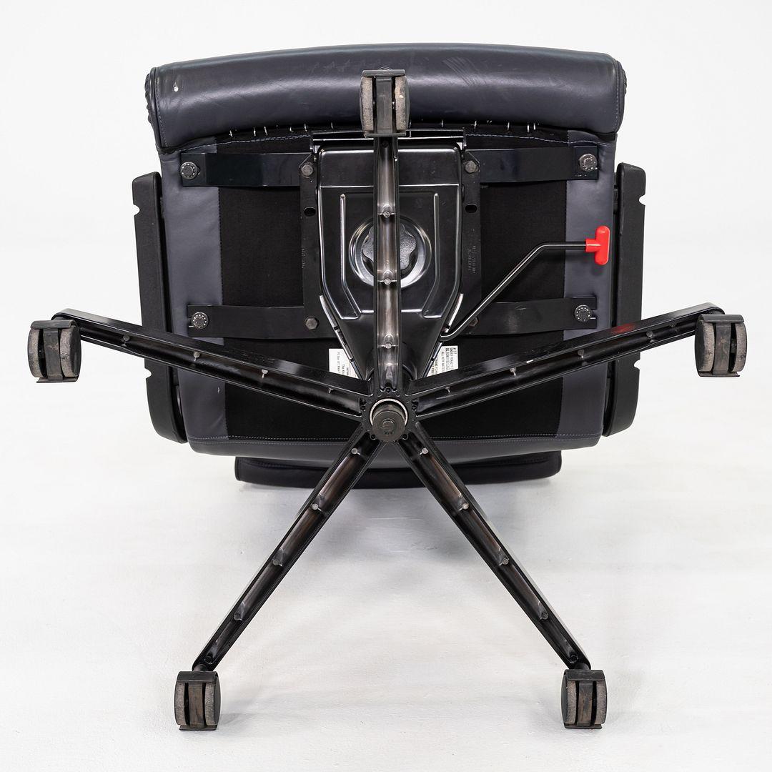 C. 2001 Richard Sapper Management Desk Chair in Grey Leather with Tilt Mechanism en vente 4