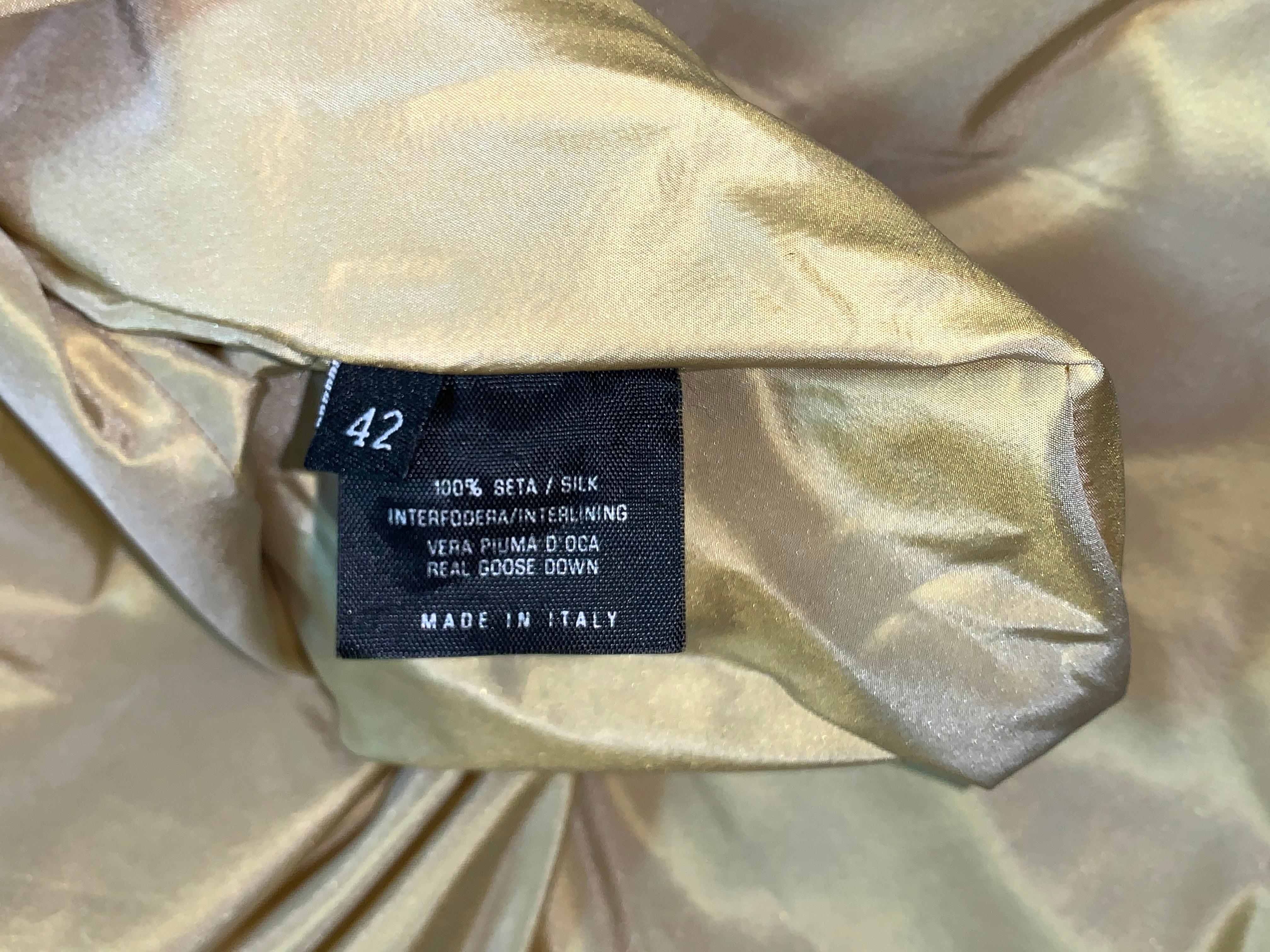 C. 2002 Gucci by Tom Ford Gold Silk Hooded Puffer Coat Jacket In Good Condition In Yukon, OK