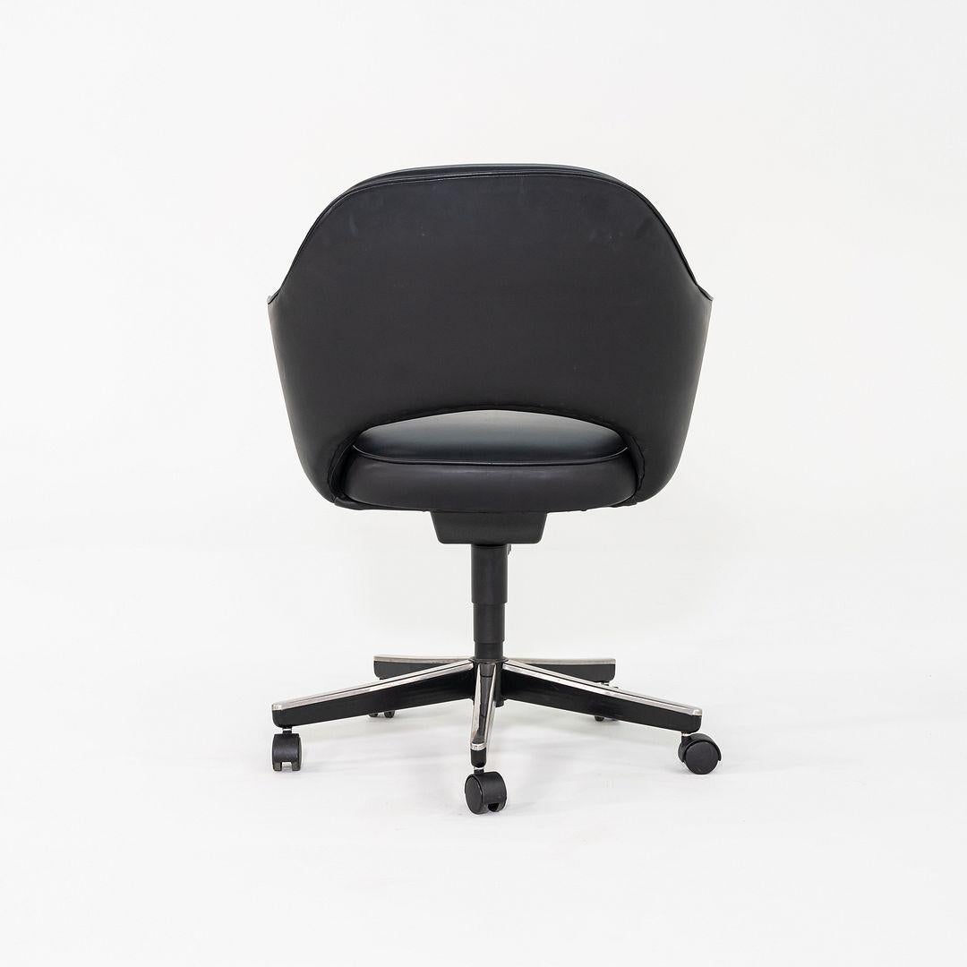 C. 2004 Eero Saarinen für Knoll Chefschreibtischstühle mit Armlehnen aus schwarzem Leder (Moderne) im Angebot