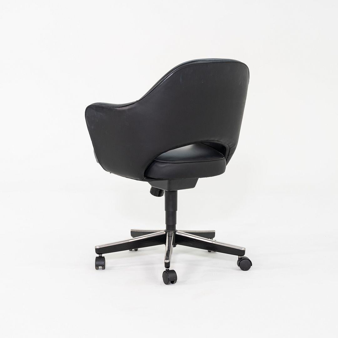 C. 2004 Eero Saarinen für Knoll Chefschreibtischstühle mit Armlehnen aus schwarzem Leder (21. Jahrhundert und zeitgenössisch) im Angebot