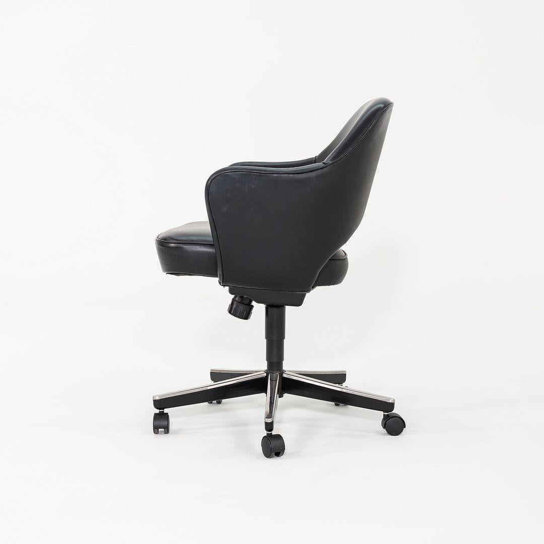 C. 2004 Eero Saarinen für Knoll Chefschreibtischstühle mit Armlehnen aus schwarzem Leder im Angebot 1