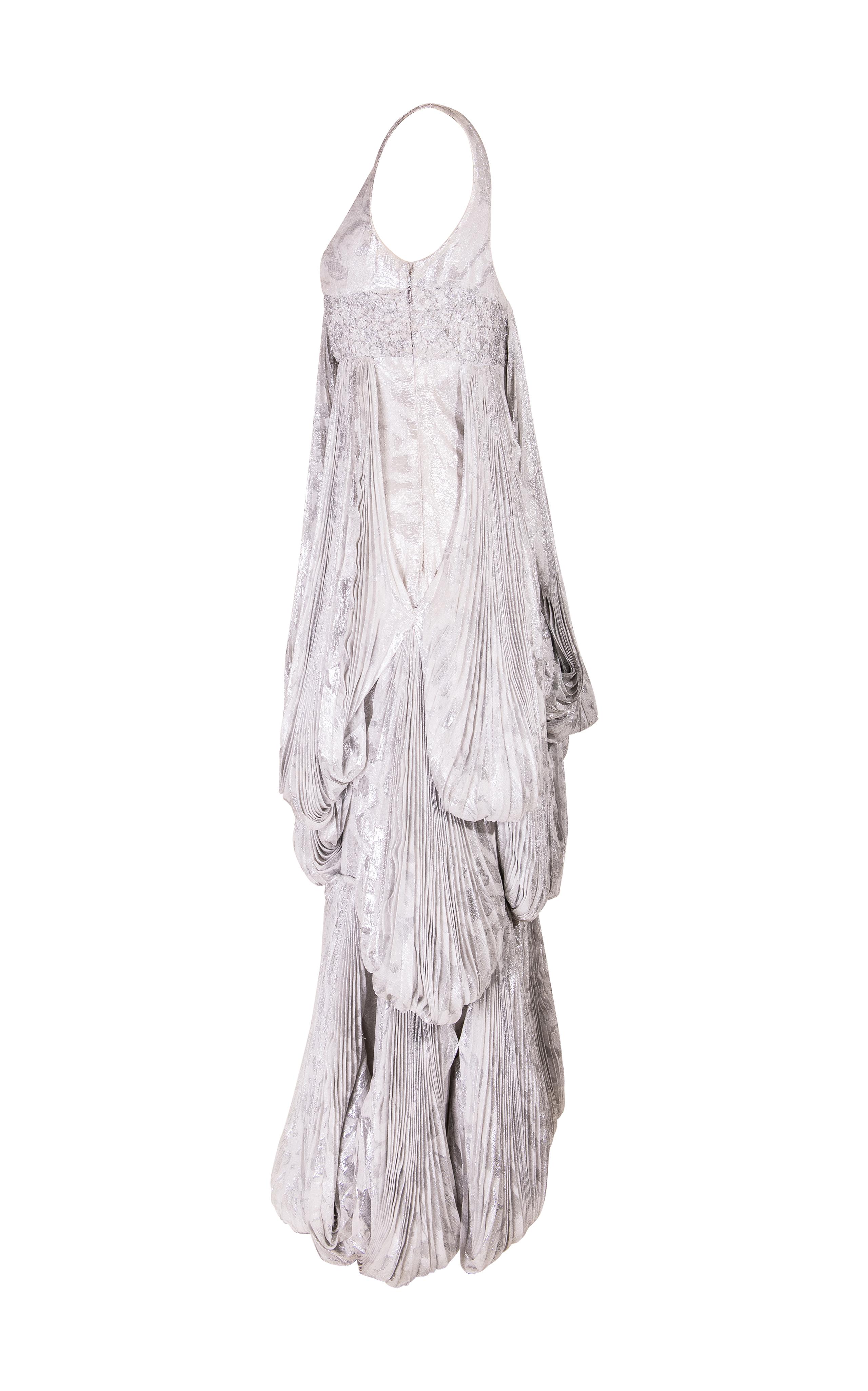 C. 2008 Byblos by Manuel Facchini Silver Pleated Loop Gown In Good Condition In North Hollywood, CA