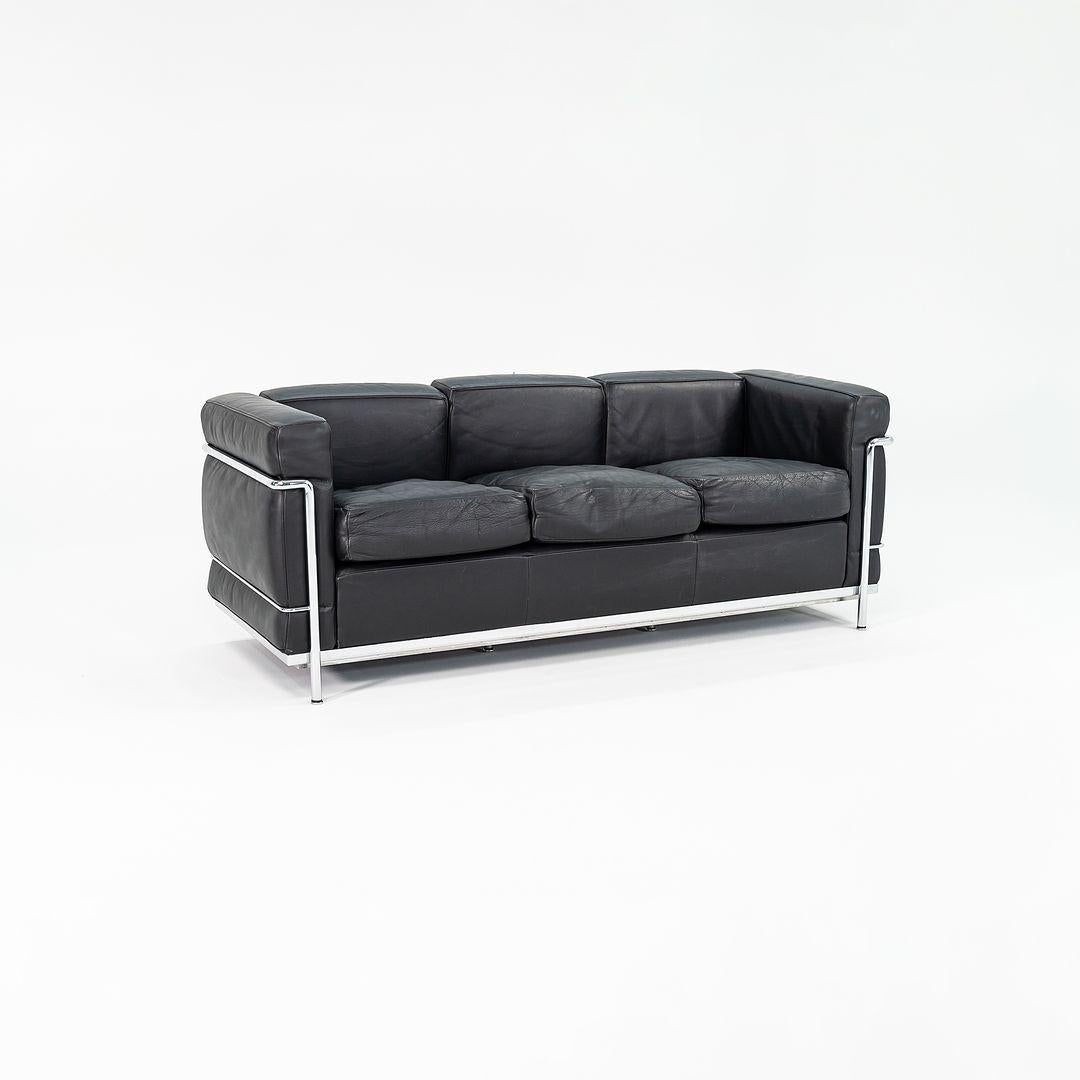 C. 2008 Cassina LC2 Petit Modele Divano a tre posti in pelle nera in vendita 5
