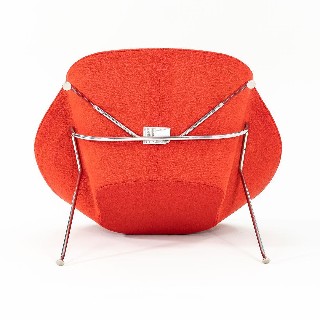 C. 2010 Eero Saarinen for Knoll Full-Size Womb Chair in Crimson Red Boucle (Chaise en forme d'utérus de taille normale) en vente 3