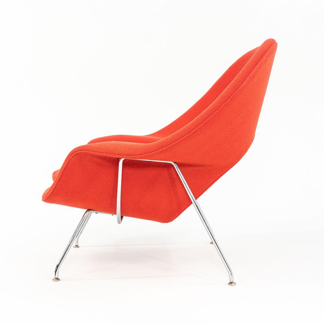 Américain C. 2010 Eero Saarinen for Knoll Full-Size Womb Chair in Crimson Red Boucle (Chaise en forme d'utérus de taille normale) en vente
