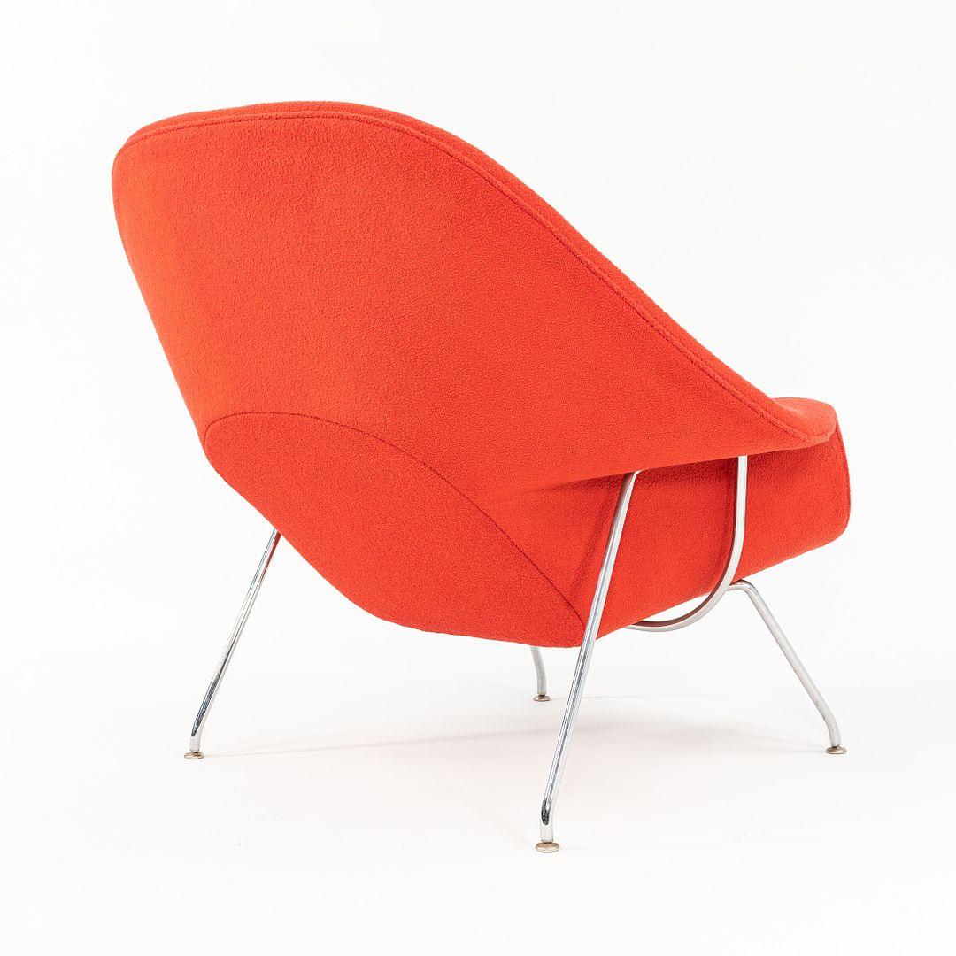 Acier C. 2010 Eero Saarinen for Knoll Full-Size Womb Chair in Crimson Red Boucle (Chaise en forme d'utérus de taille normale) en vente