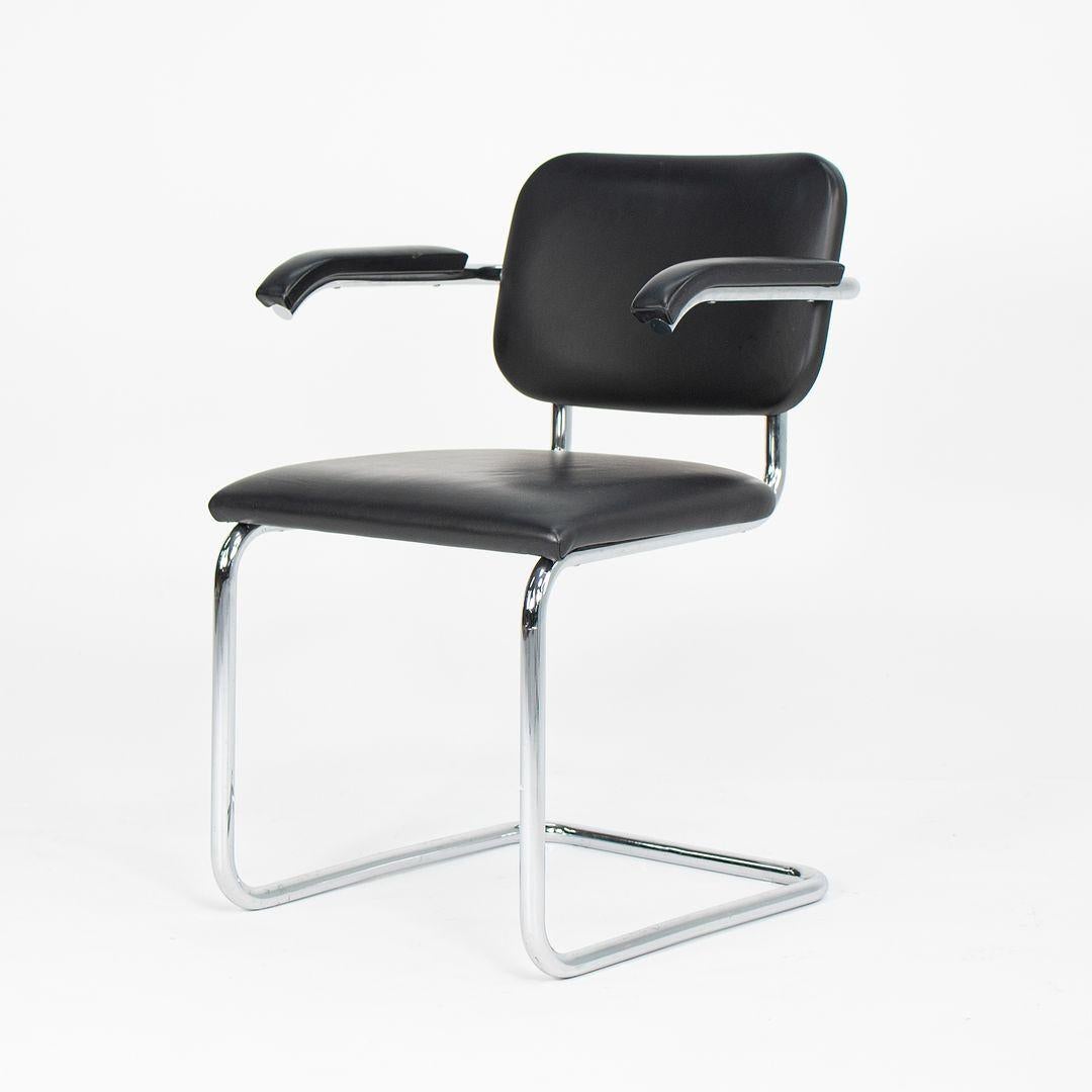 C. 2010 Paire de chaises à accoudoirs Cesca en cuir noir de Marcel Breuer pour Knoll en vente 4