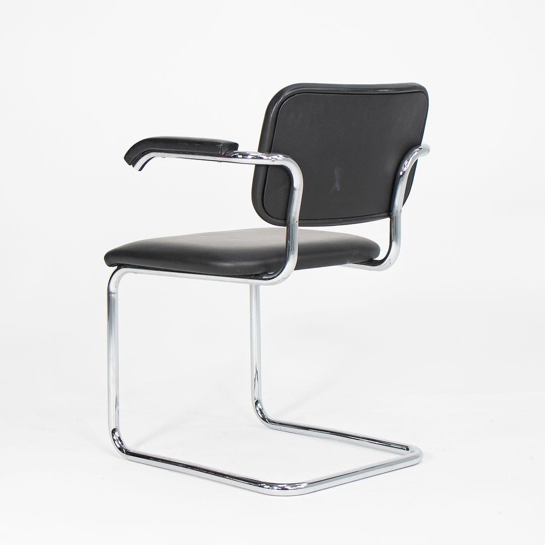 C. 2010 Paire de chaises à accoudoirs Cesca en cuir noir de Marcel Breuer pour Knoll Bon état - En vente à Philadelphia, PA