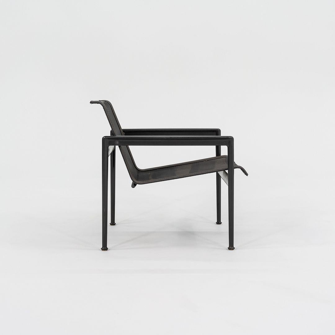 C. 2010 Richard Schultz for Knoll 1966 Collection Outdoor Lounge Chair in Black In Good Condition In Philadelphia, PA