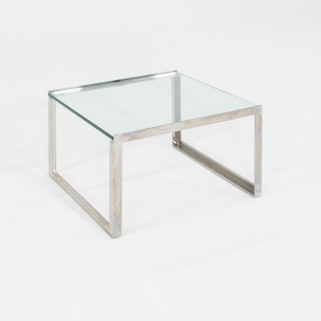 Américain C. 2010 Steele for Knoll SM Table d'appoint en acier avec plateau en verre de 24 pouces en vente