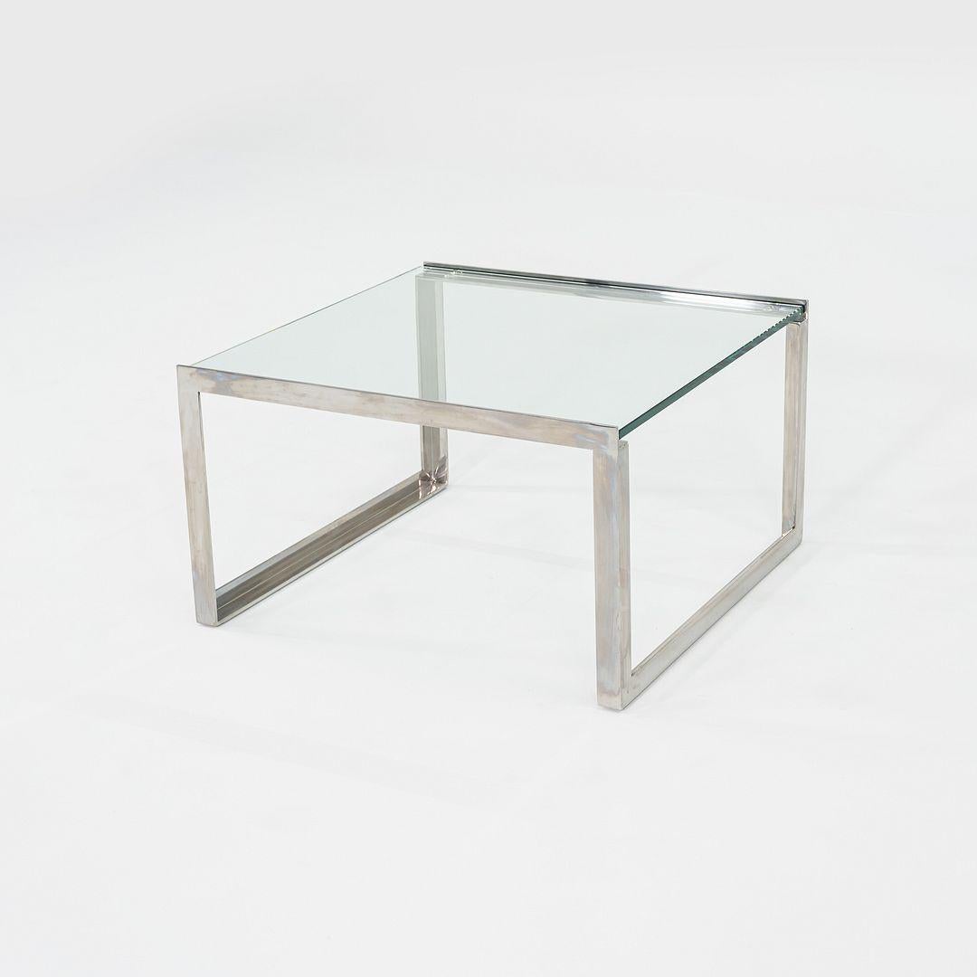 XXIe siècle et contemporain C. 2010 Steele for Knoll SM Table d'appoint en acier avec plateau en verre de 24 pouces en vente