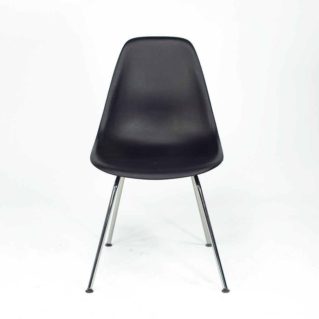 Plastique C. 2018 Eames DSX Plastic Shell Chair by Herman Miller in Plastic with H-Base (Chaise Eames DSX en plastique avec base en H) en vente