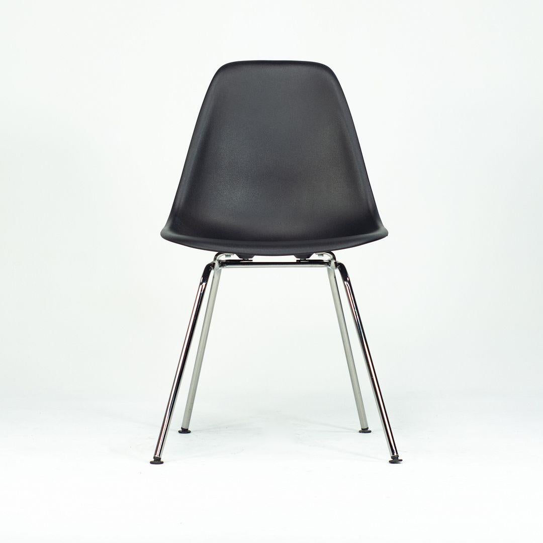 C. 2018 Eames DSX Plastic Shell Chair by Herman Miller in Plastic with H-Base (Chaise Eames DSX en plastique avec base en H) en vente 2