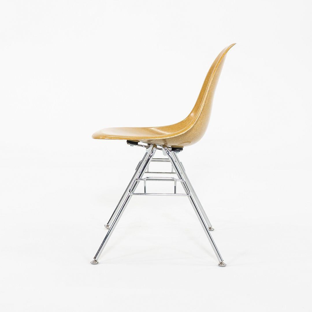 Américain C. 2018 Eames Modernica Stacking Side / Dining Chair in Yellow Fiberglass (Chaise d'appoint / de salle à manger empilable en fibre de verre jaune) en vente