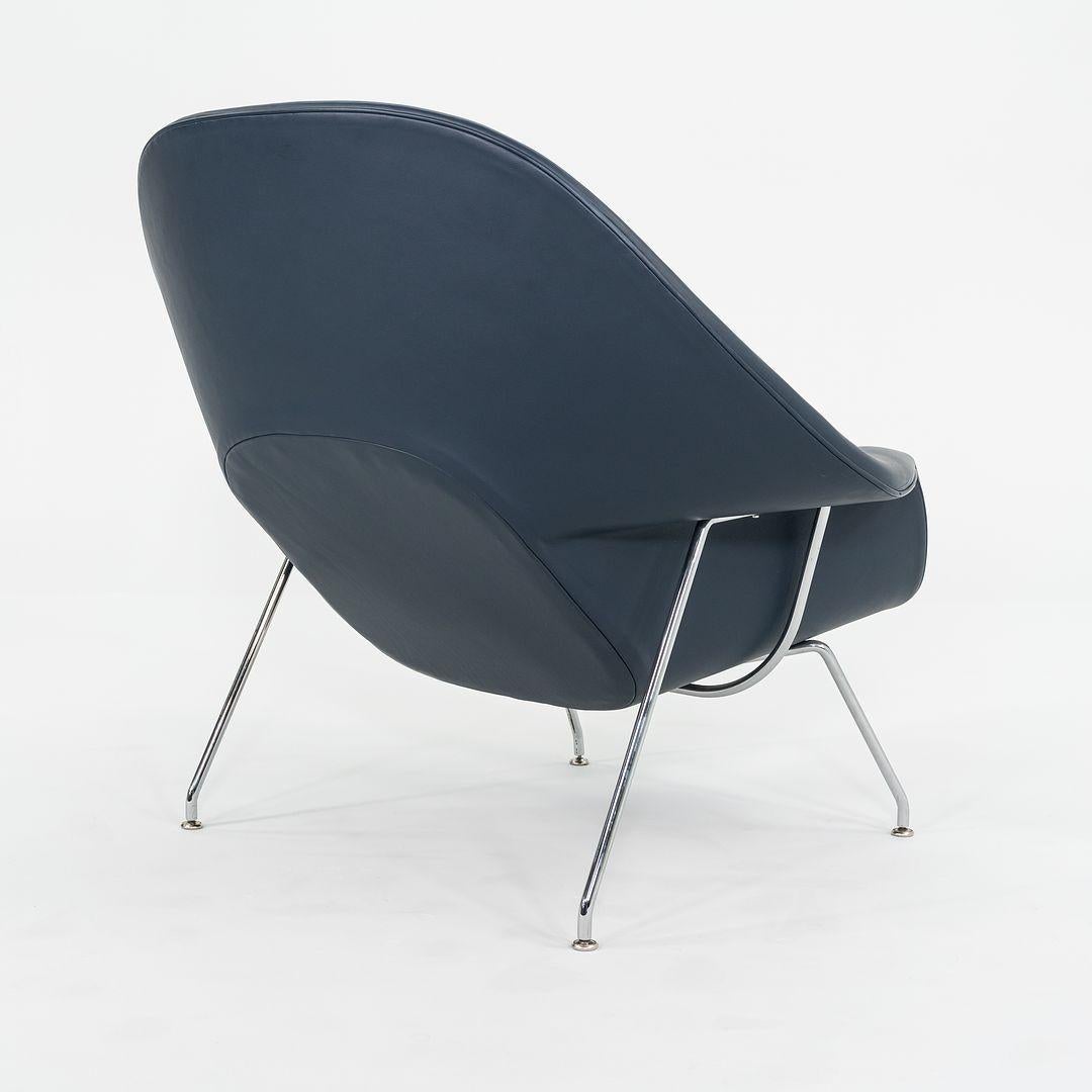 C. 2019 Eero Saarinen for Knoll Womb Chair and Ottoman in Blue Leather In Good Condition For Sale In Philadelphia, PA